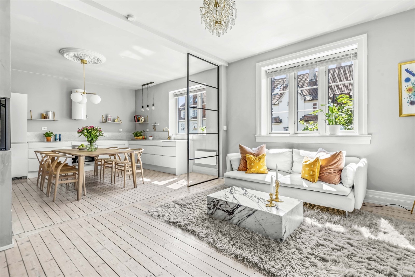 Velkommen til en attraktiv og lys 2(3)-roms med flott beliggenhet i idylliske Lindern Haveby! Galleribilde