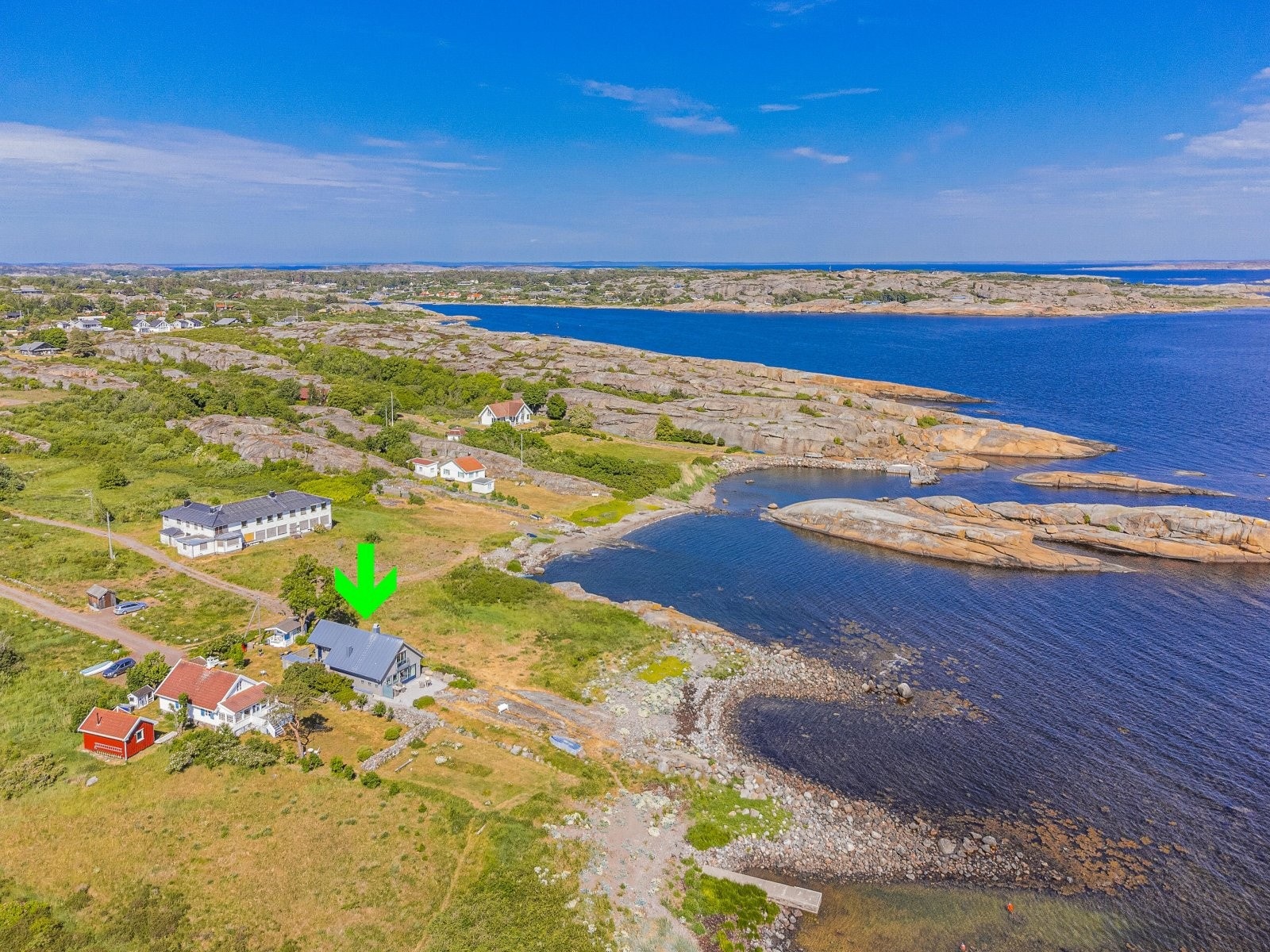 Tjømes er kjent for være et av landets vakreste sted. Karakteristiske "vaskede" svaberg, sjø, badeplasser fiske, mye bra sommervær - bedre kan man knapt ha det! Galleribilde