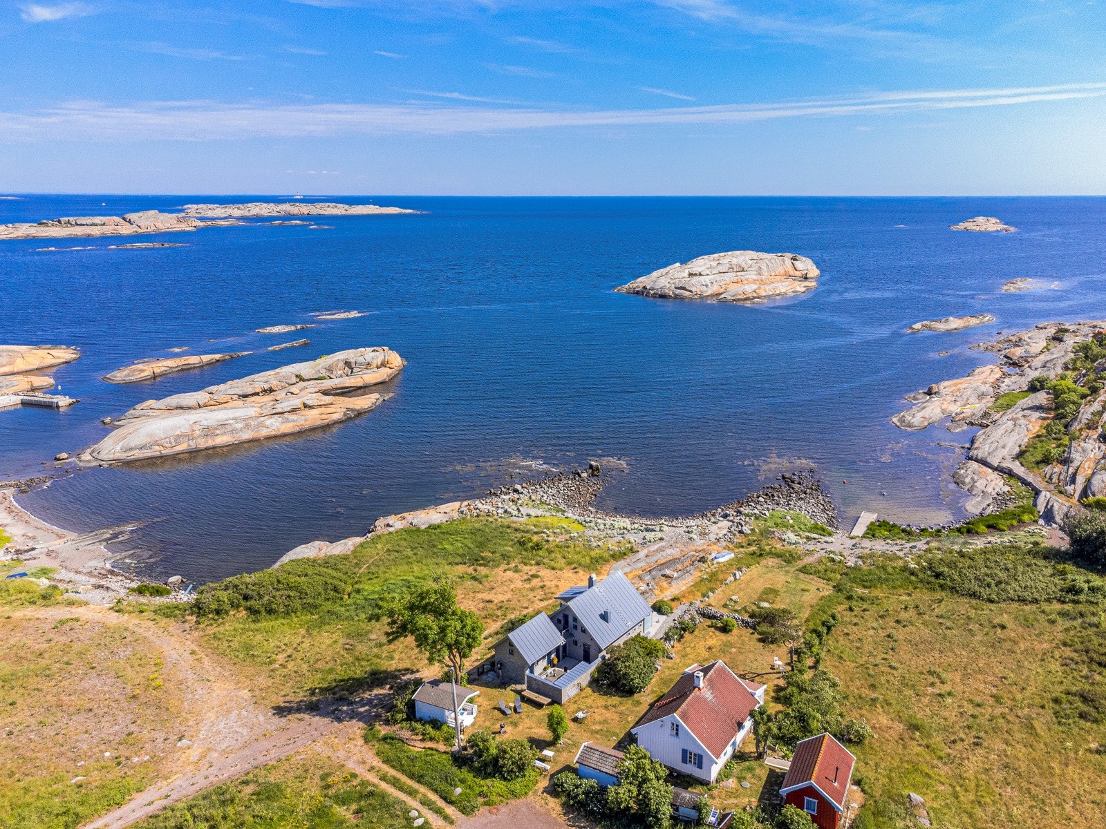 Beliggenheten ligger "midt i smørøyet" med tanke på tilkomst til den populære Nøtterøy-/Tjømeskjærgården i Færder. Galleribilde