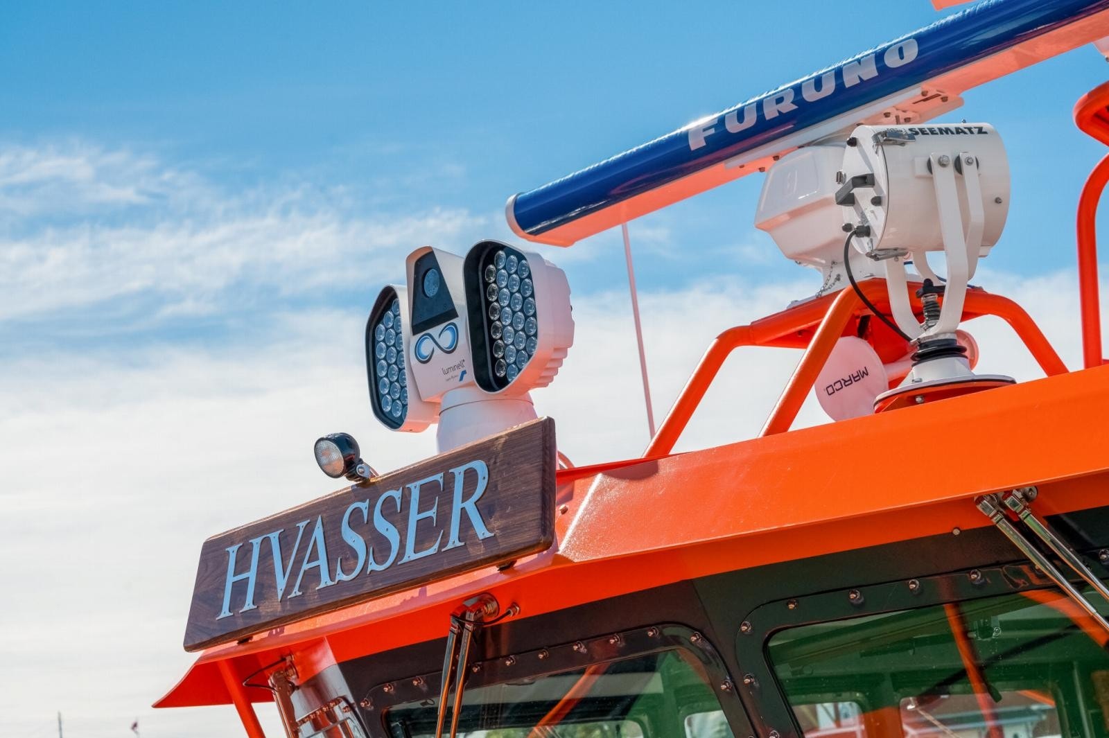 Det er også kort vei til Hvasser enten man velger sjøveien eller bil! Galleribilde