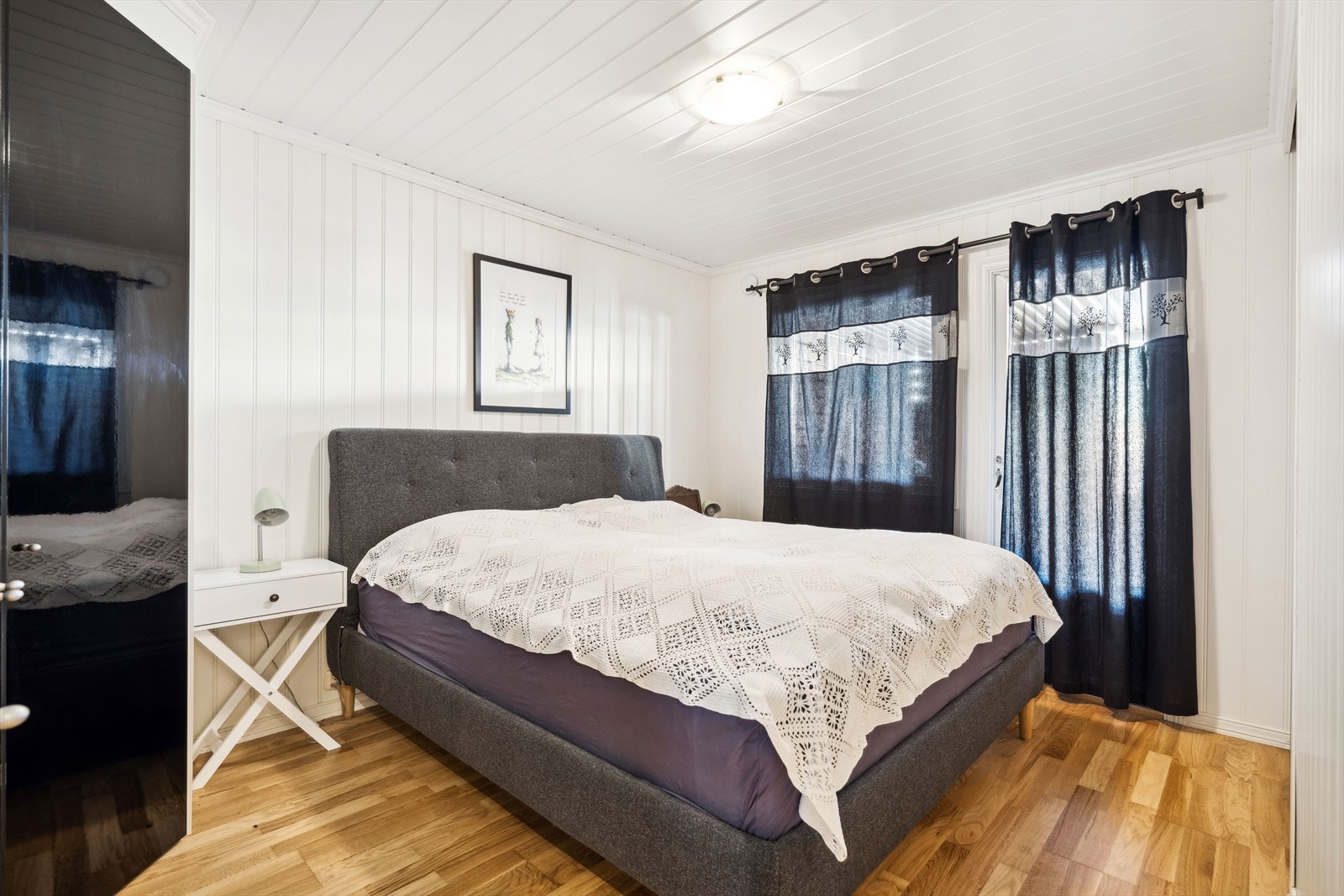 Soverom 1 | Rikelig med garderobeskap. Galleribilde