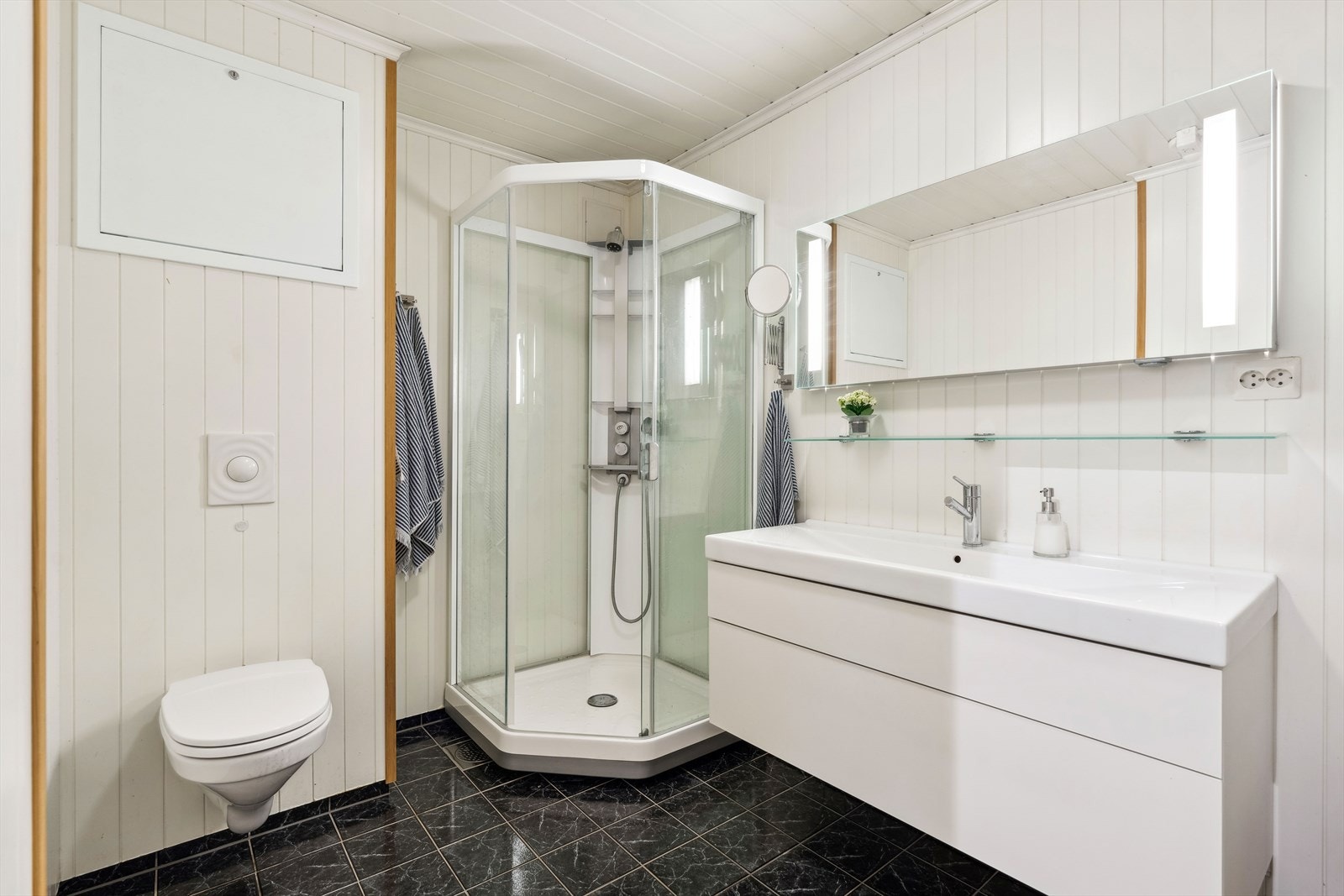 Bad/wc/vaskerom. | Varme i gulv. Galleribilde