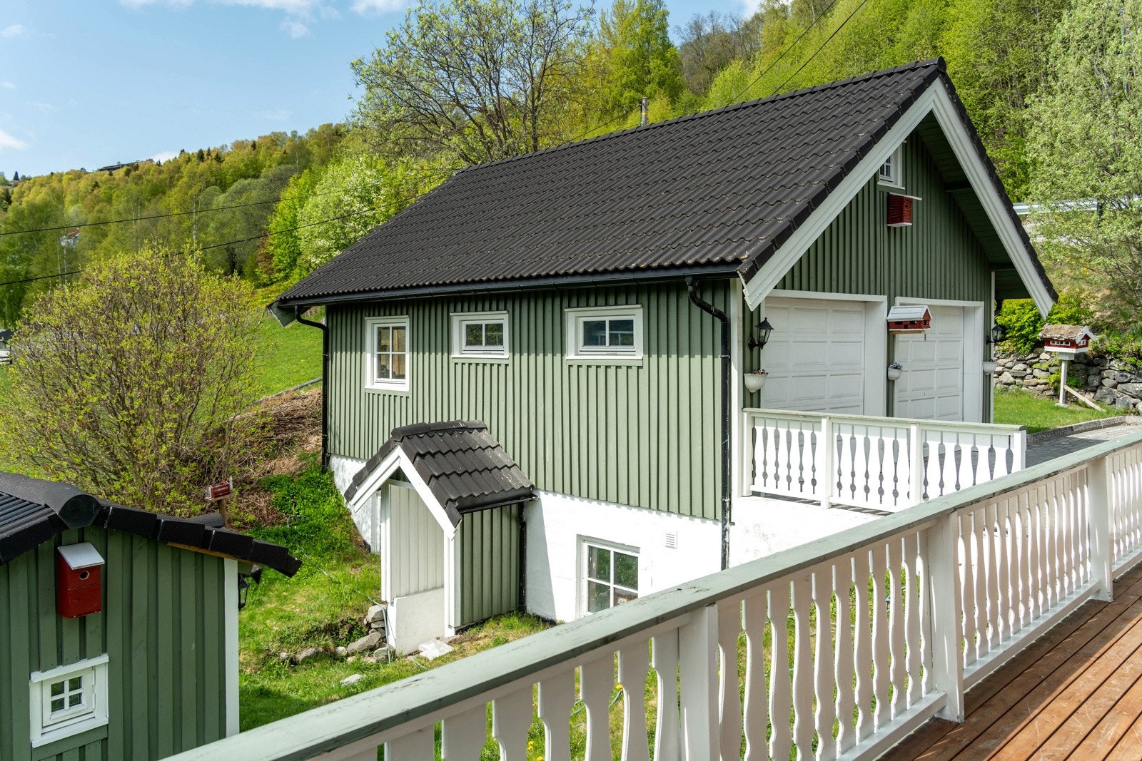 Dobbel garasje. Galleribilde