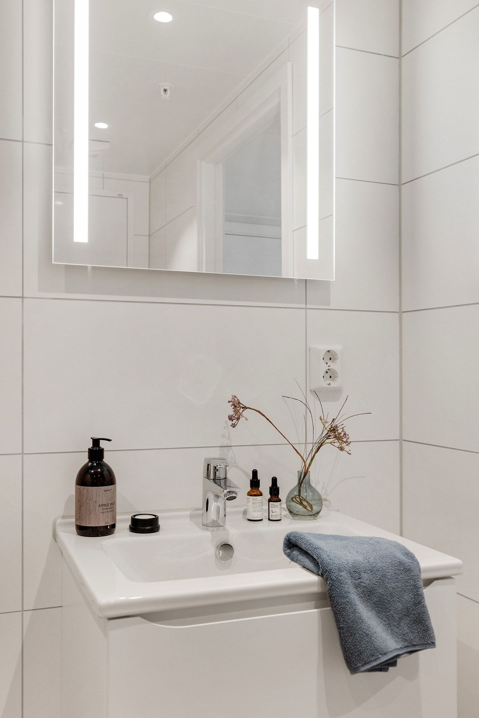 Moderne baderomsmøbler Galleribilde