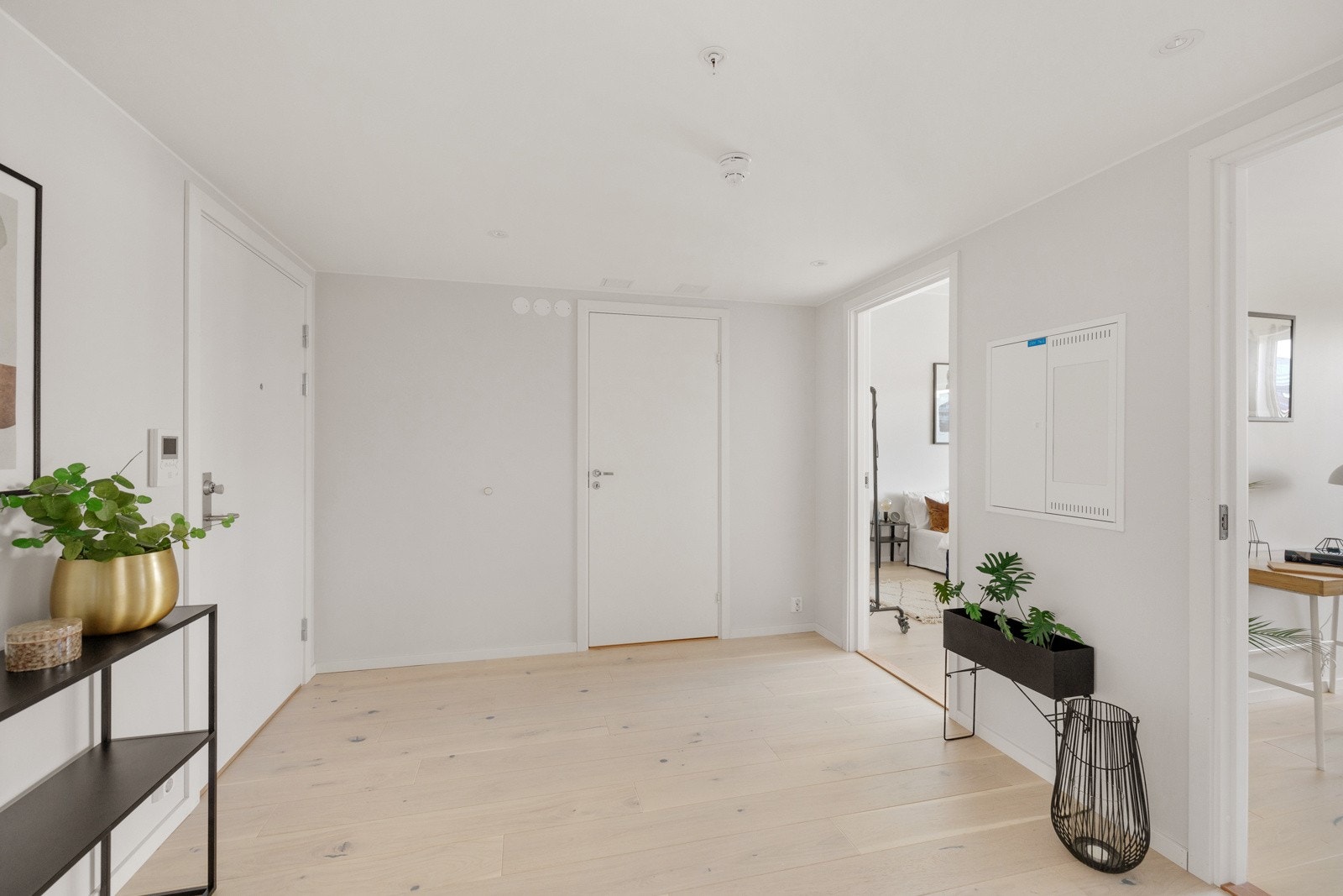 Fra gangen er det videre adkomst til badet og soverommene Galleribilde