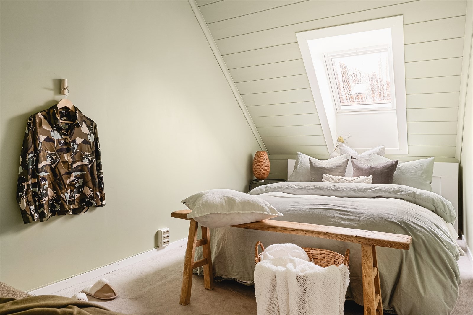 Det tredje soverommet - i dag brukt som hovedsoverom. Plass til en stor og god seng. Galleribilde