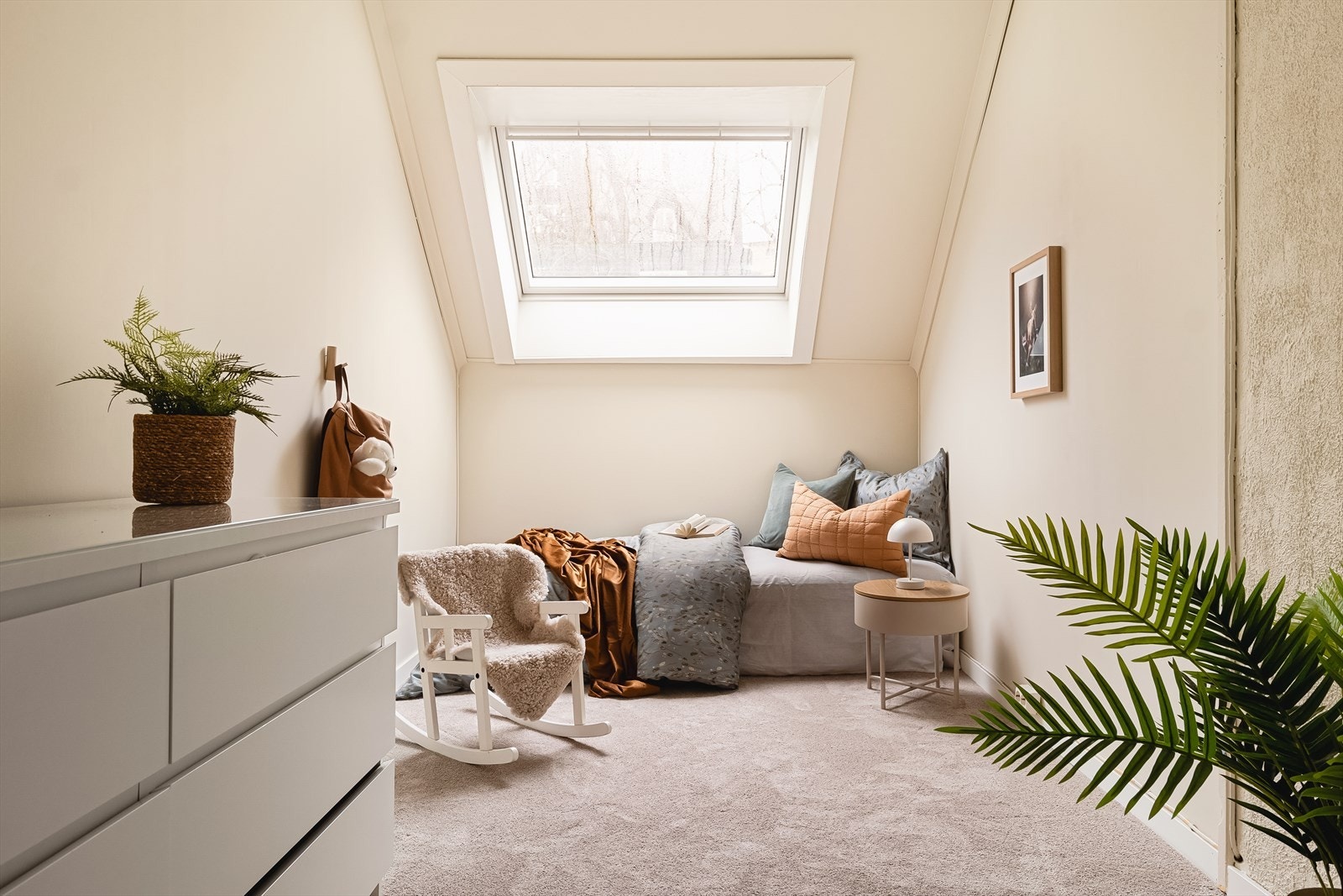 Det andre soverommet - perfekt som et ekstra barnerom, gjesterom, hjemmekontor, utleierom, eller "walk-in-closet"? Galleribilde