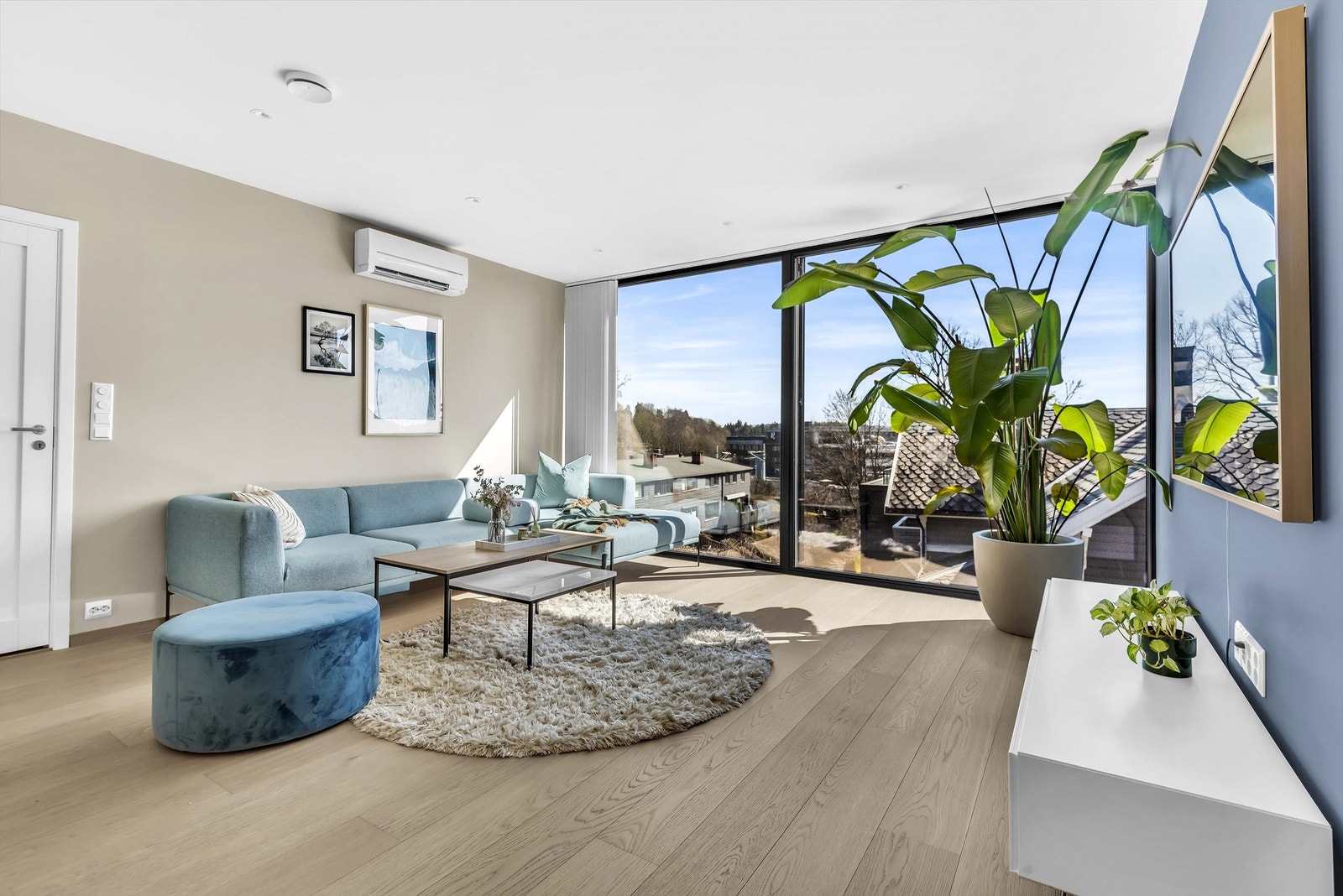 Moderne rekkehus på over 3 plan fra 2018, beliggende i bydelen Ullern. Galleribilde