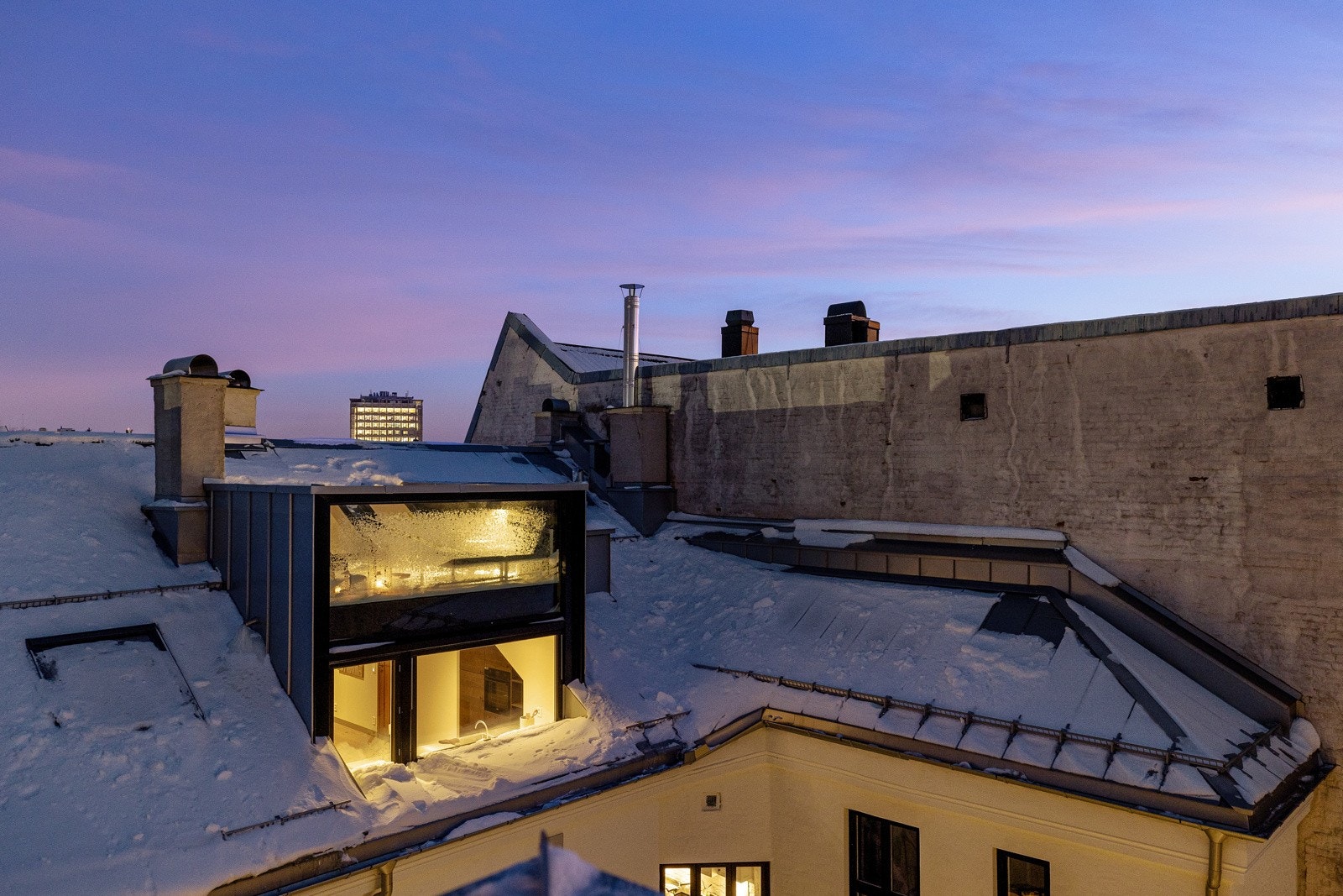 Her oser det av kvalitet hvor det kun er benyttet gode materialer av velkjente leverandører som er spesialtilpasset av fagfolk og arkitekter. Galleribilde