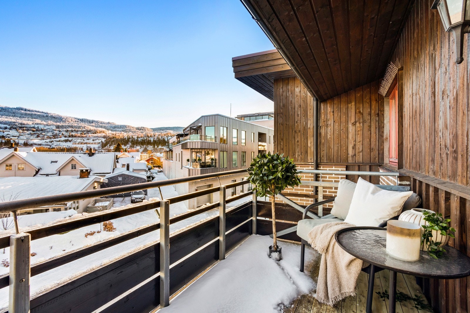 Fra stuen er det utgang til balkong Galleribilde