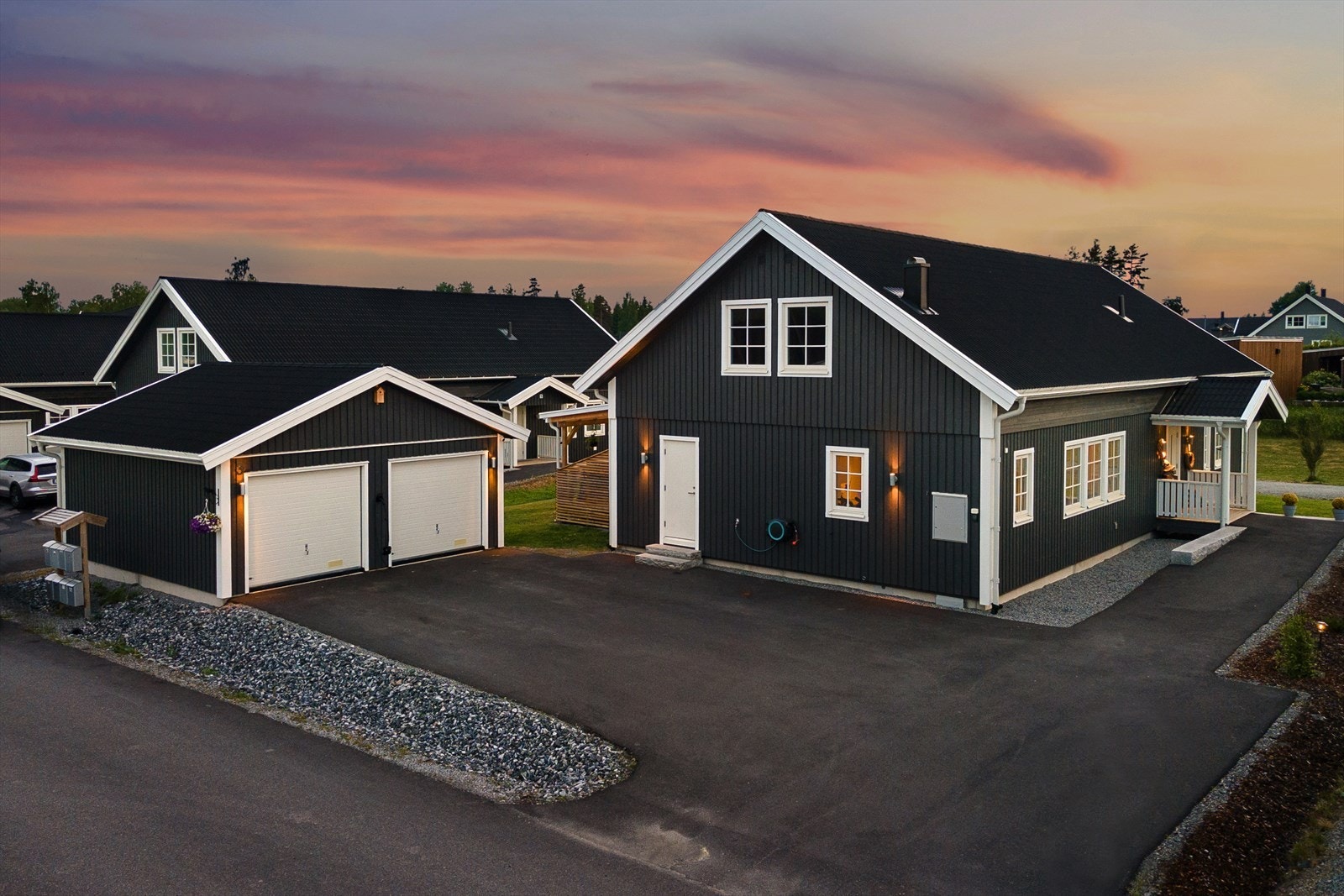 Velkommen til Vognvegen 3, og denne innbydende og moderne eneboligen med flott beliggenhet! Galleribilde