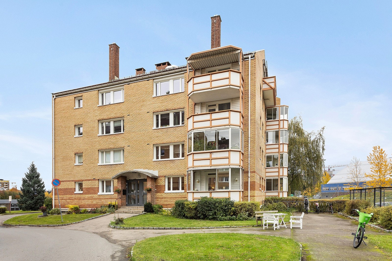 Fasade store grøntområder mellom blokkene Galleribilde