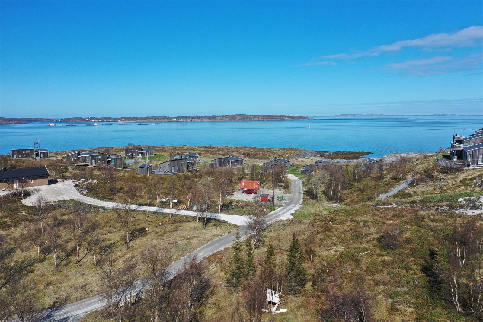 Tomten ligger fint til i et relativt nyetablert hyttefelt. Galleribilde