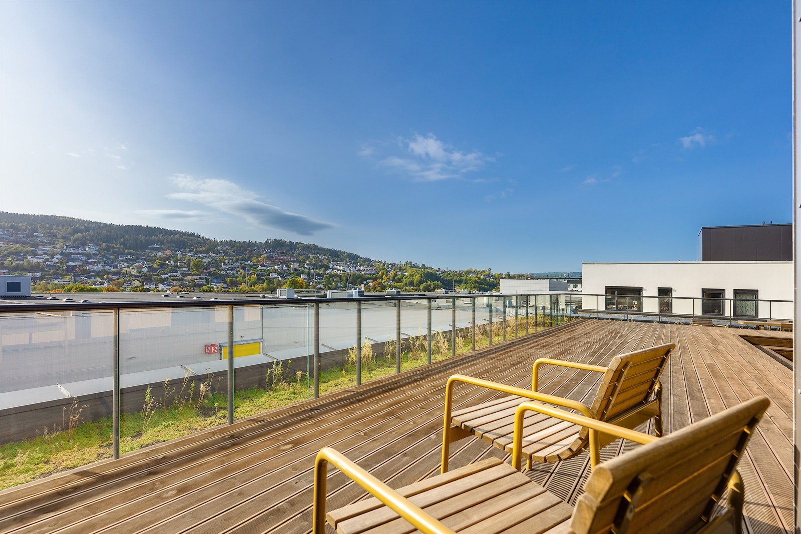 Sommerbilder: Nydelige solforhold på takterrassen Galleribilde