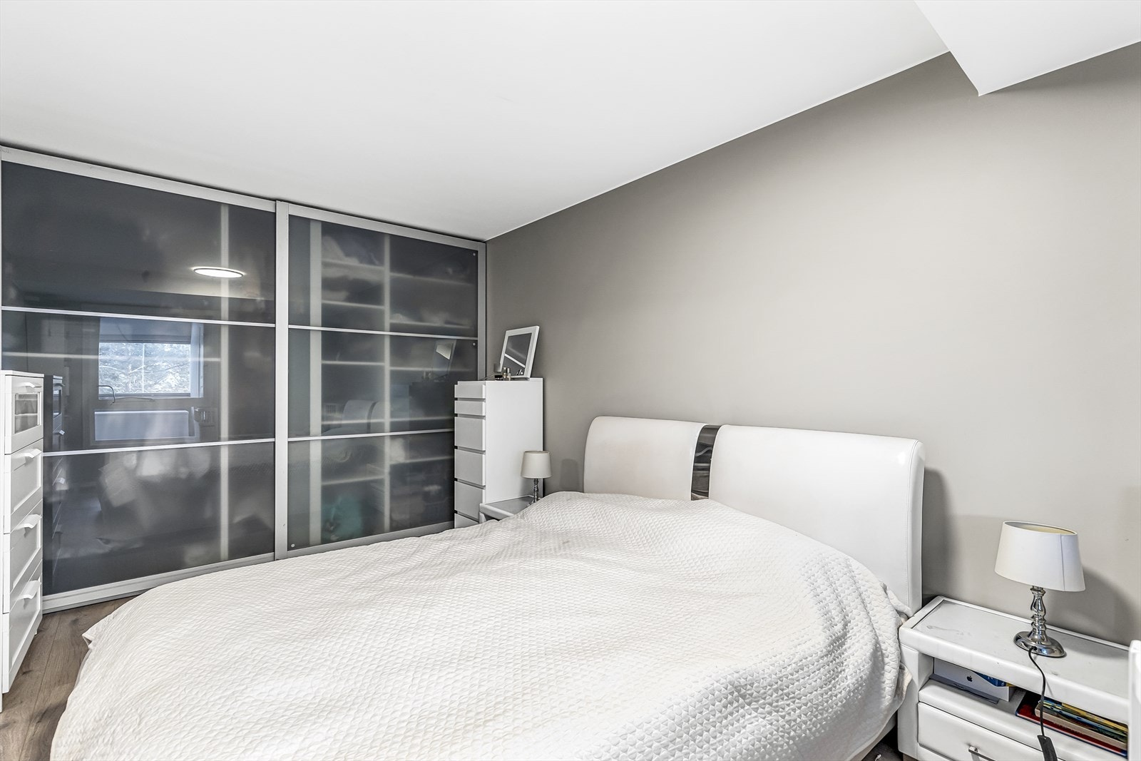 Boligen har hele 3 soverom hvor alle er av meget god størrelse. Galleribilde