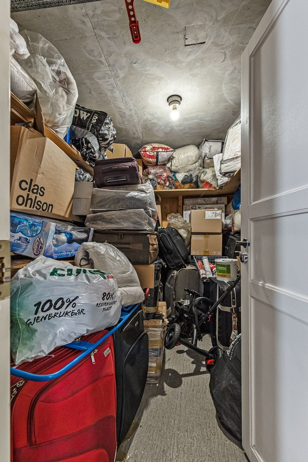 Ekstern bod medfølger og måler ca. 11 m2. Galleribilde