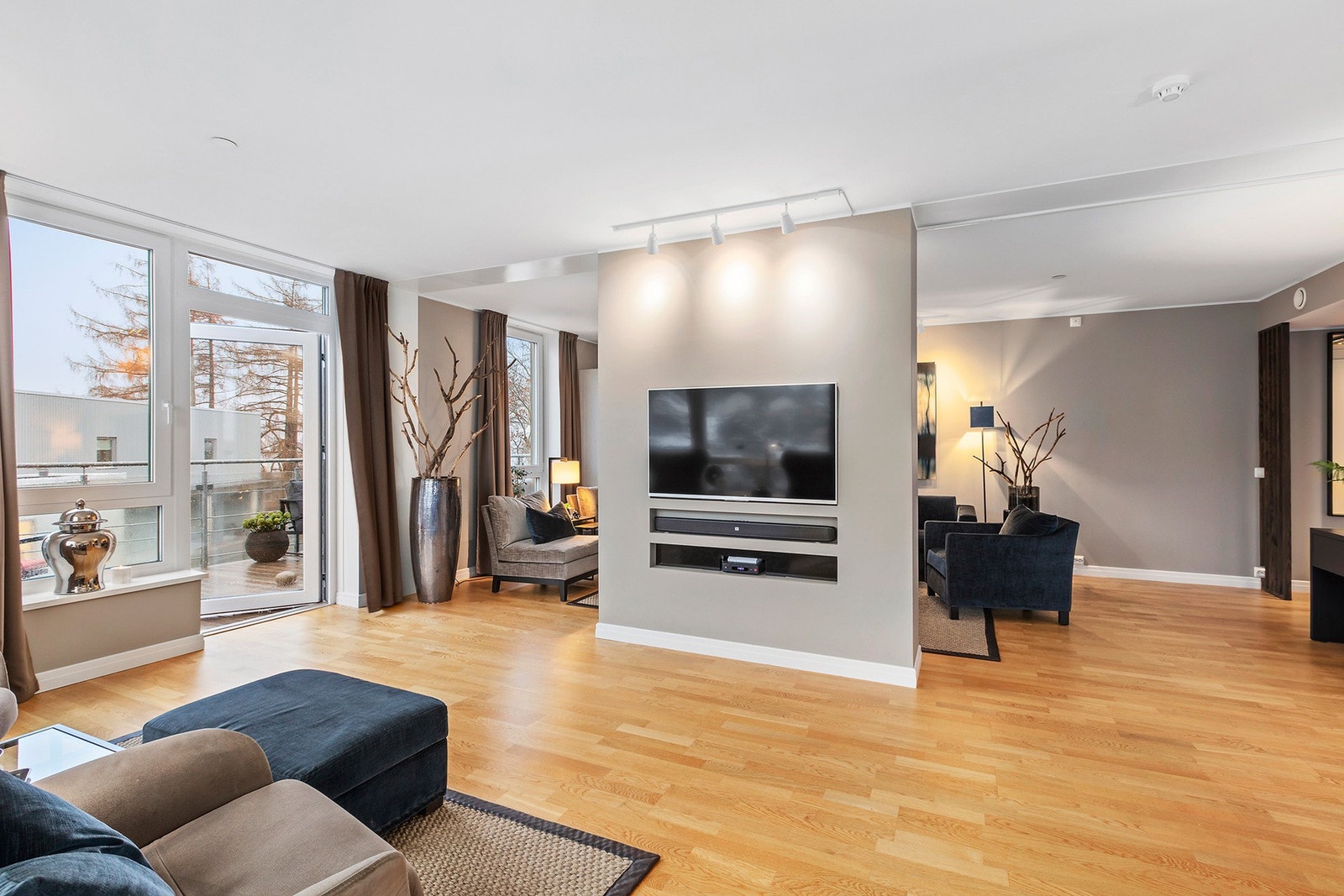 Leiligheten er på hele 120 kvm p-rom med tre soverom, kontor, walk-in og to baderom. Galleribilde