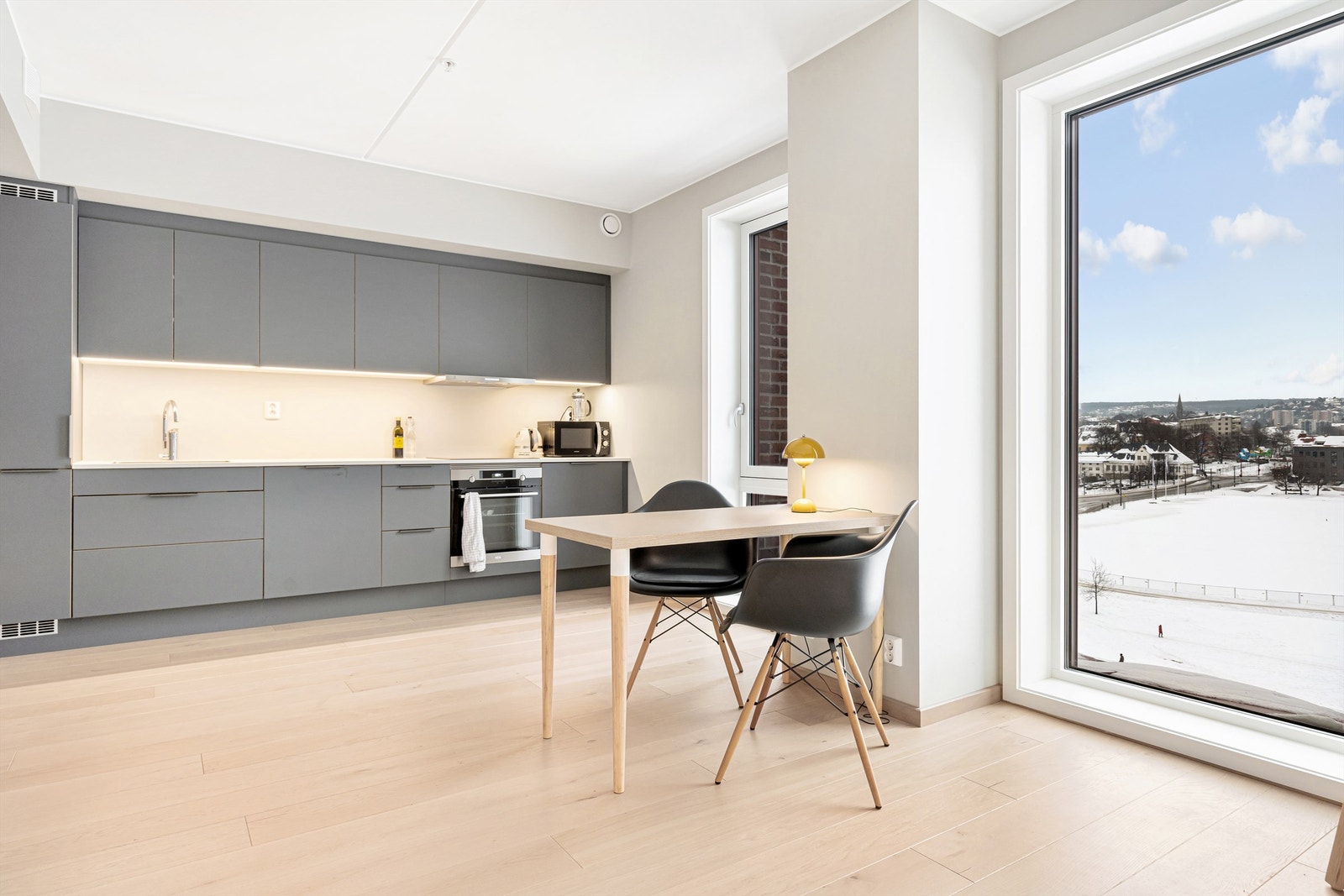 Miljøsertifisert etter BREEAM-standard. Her er det gjort alt for at din bolig skal ha et trygt og godt innemiljø for deg og dine, samt være energieffektiv, ressurseffektiv, klimavennlig og uten helse- og miljøskadelige stoffer. Galleribilde