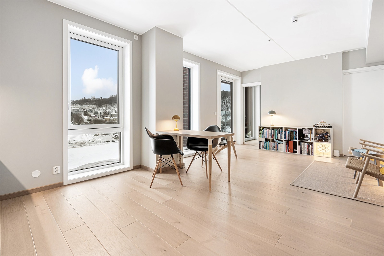 Leiligheten ble overlevert mars 2023 og har vært utleid for kr. 22 500 i måneden. Galleribilde