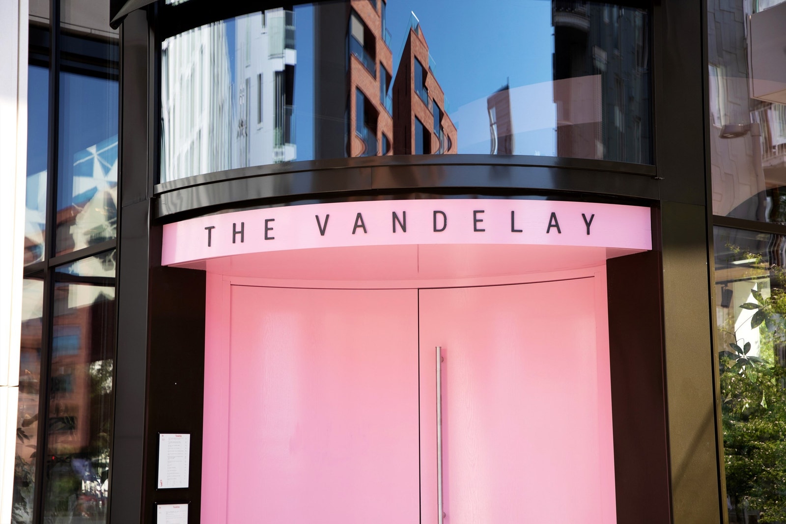 Nabolaget | The Vandelay med Esben Holmboe Bang i spissen, ligger på motsatt hjørnet av Maaemo i samme bygning, og her kan du nyte Oslos beste lunsj. Galleribilde