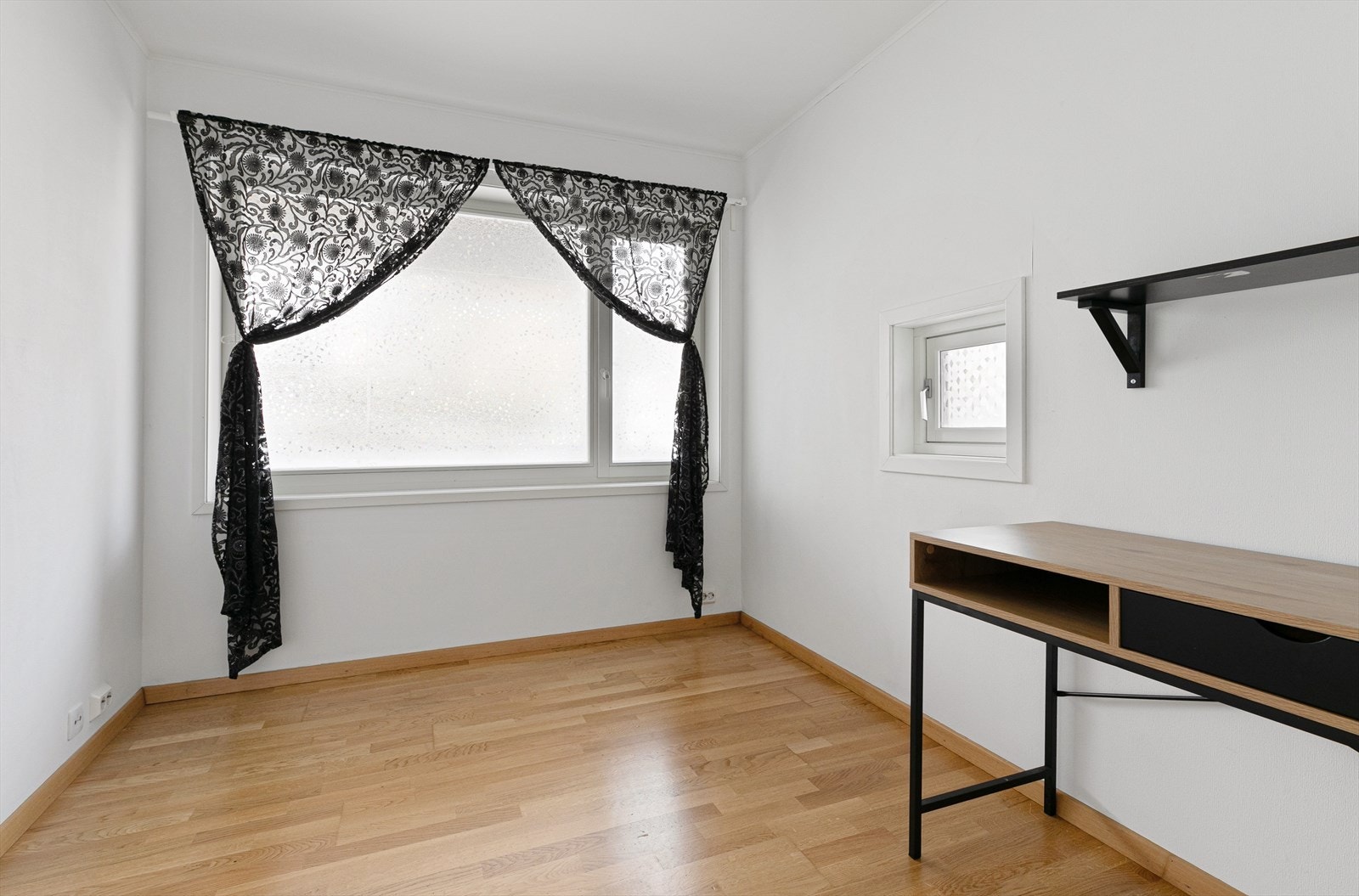 Soverom 3 kan brukes som kontor, barnerom, soverom og spillrom - her er møbleringsmulighetene mange! Galleribilde