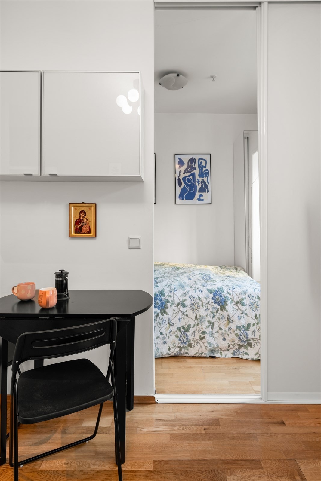 Separat soverom med skyvedør Galleribilde