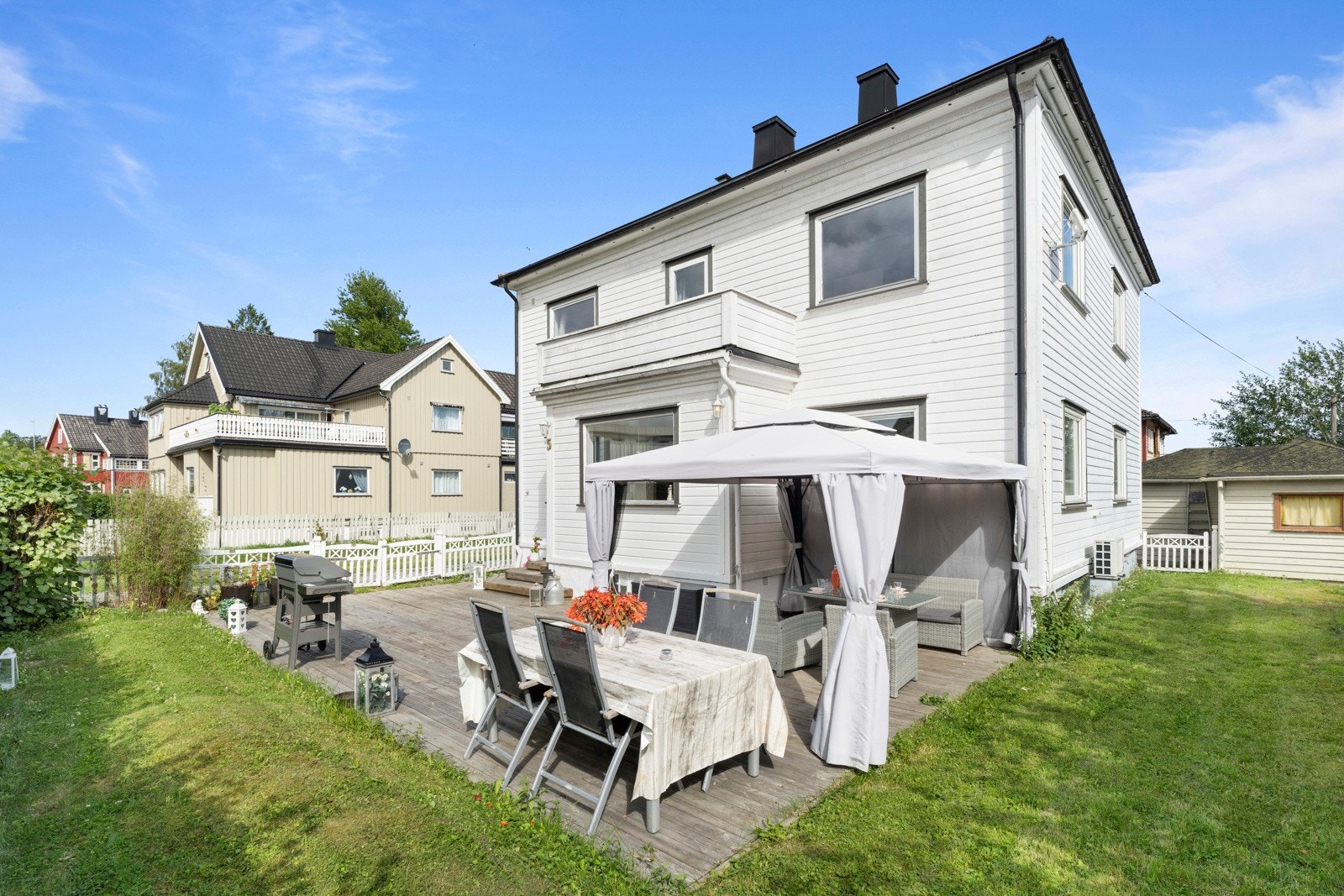 Gode solforhold på tomten Galleribilde
