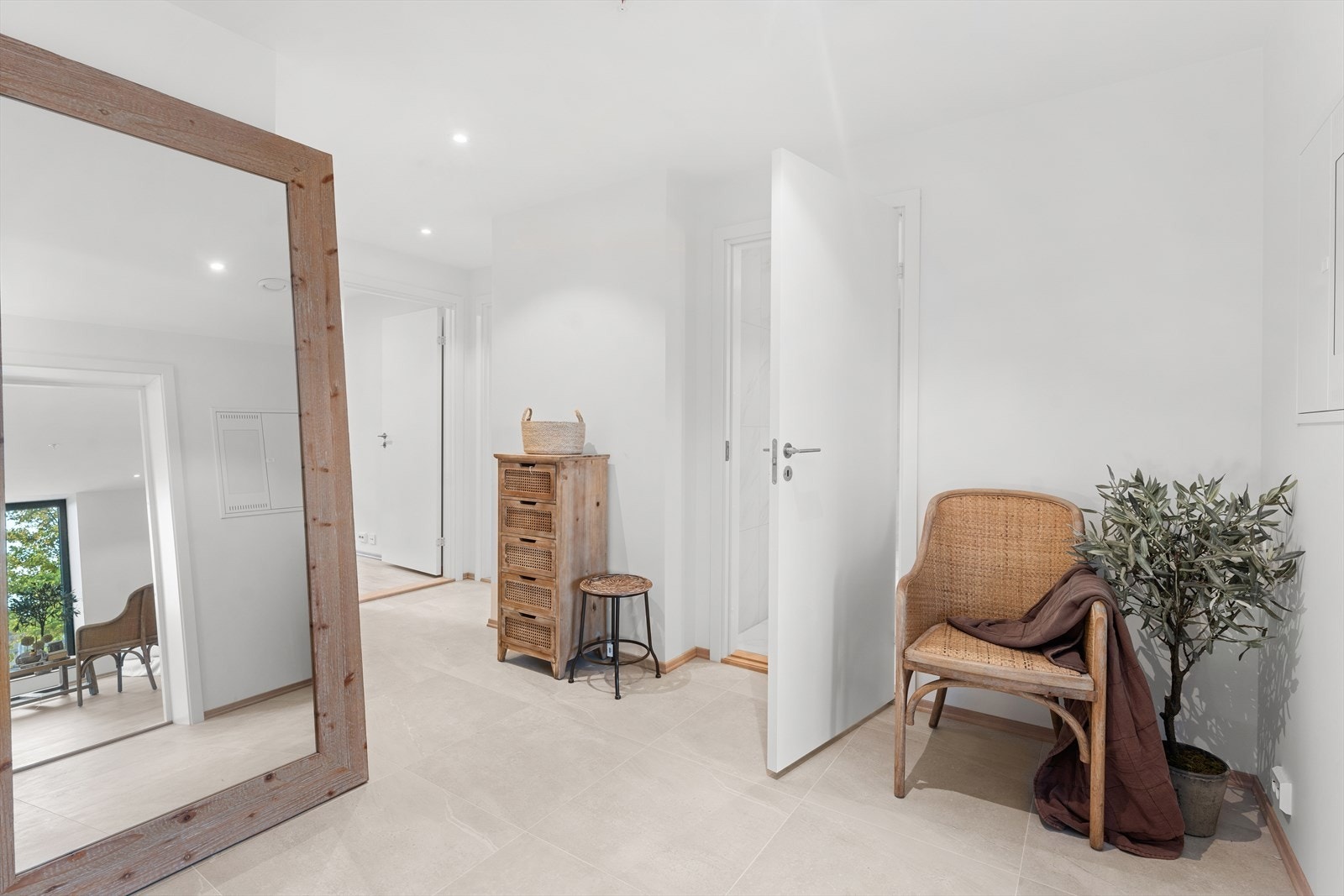 Flislagt inngangsparti Galleribilde