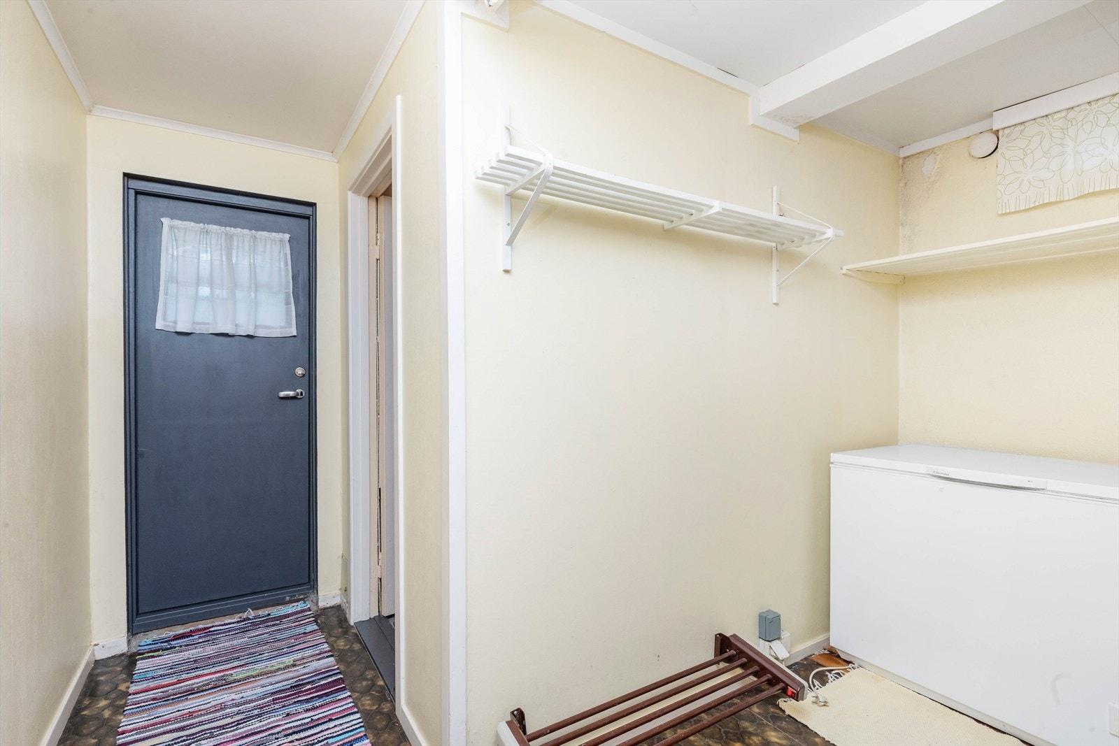 Inngang i underetasje Galleribilde