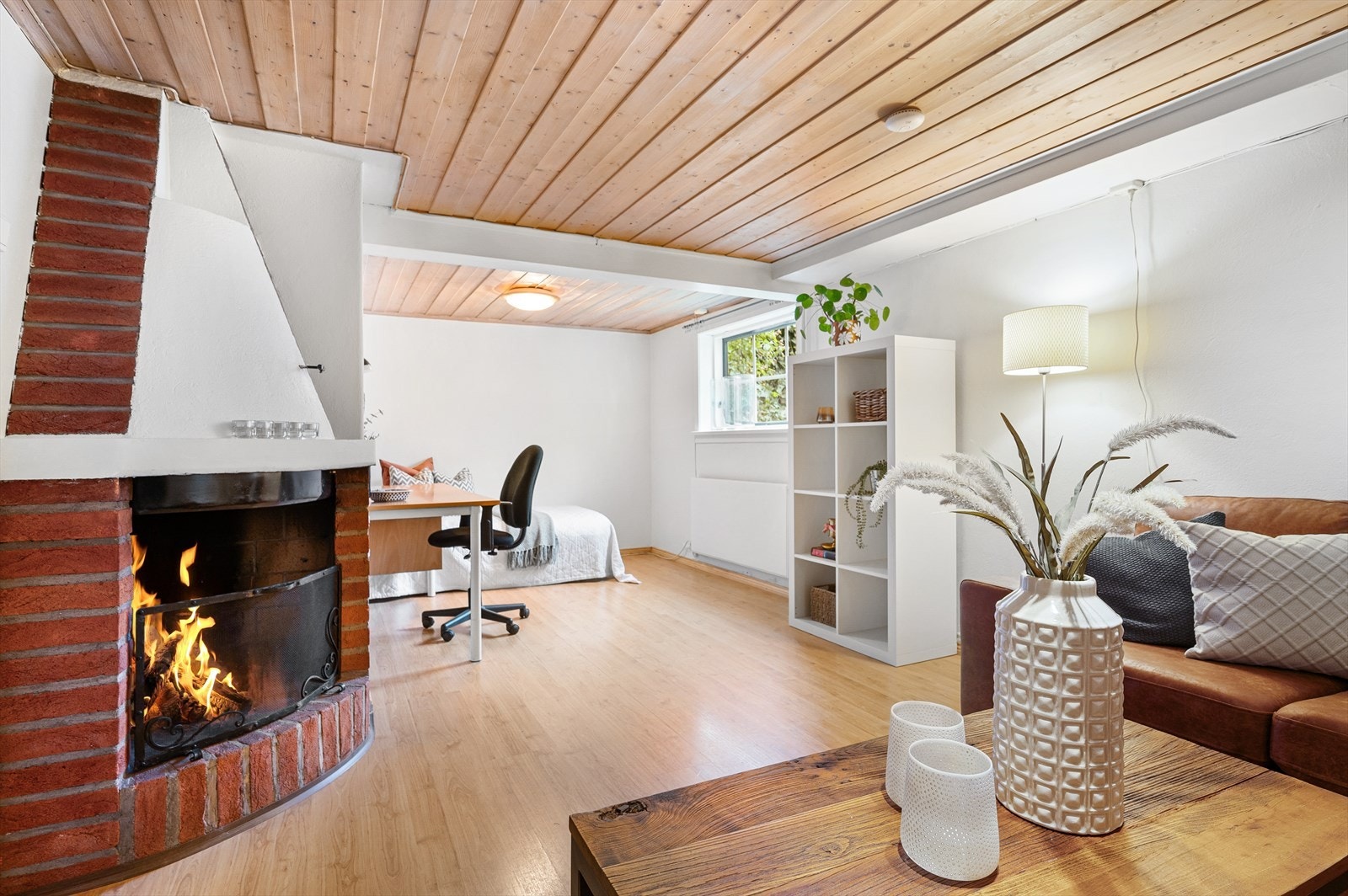 Hyggelig stue i underetasjen Galleribilde