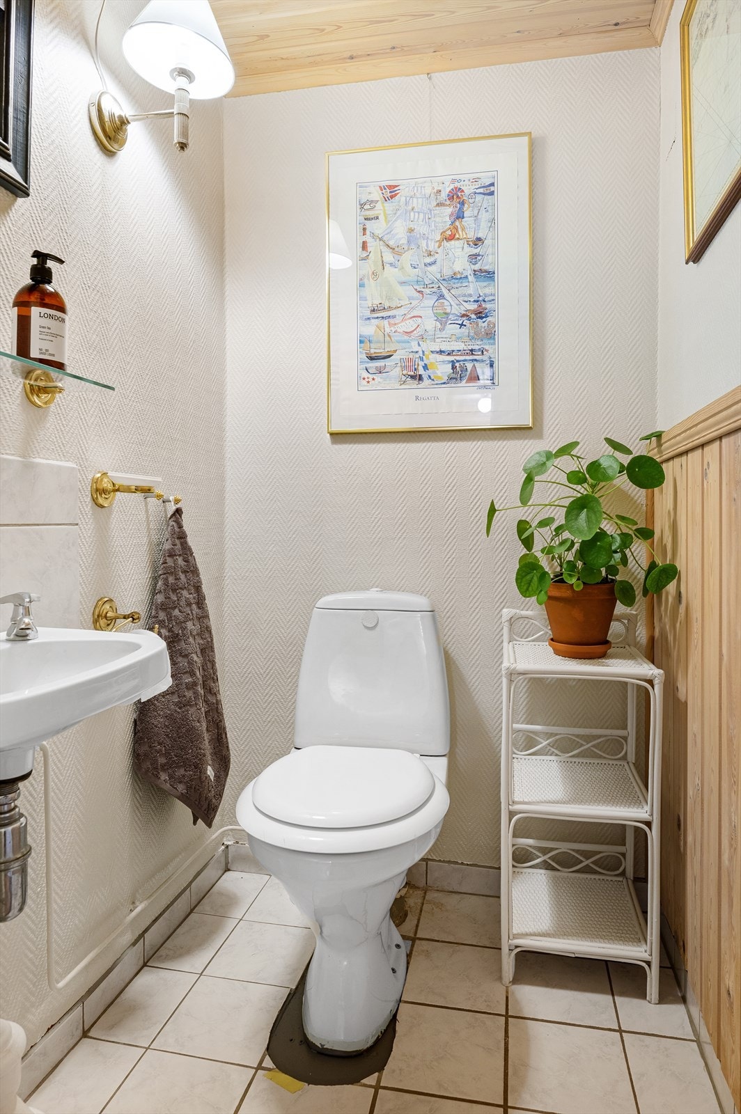 Toalettrom i underetasje Galleribilde