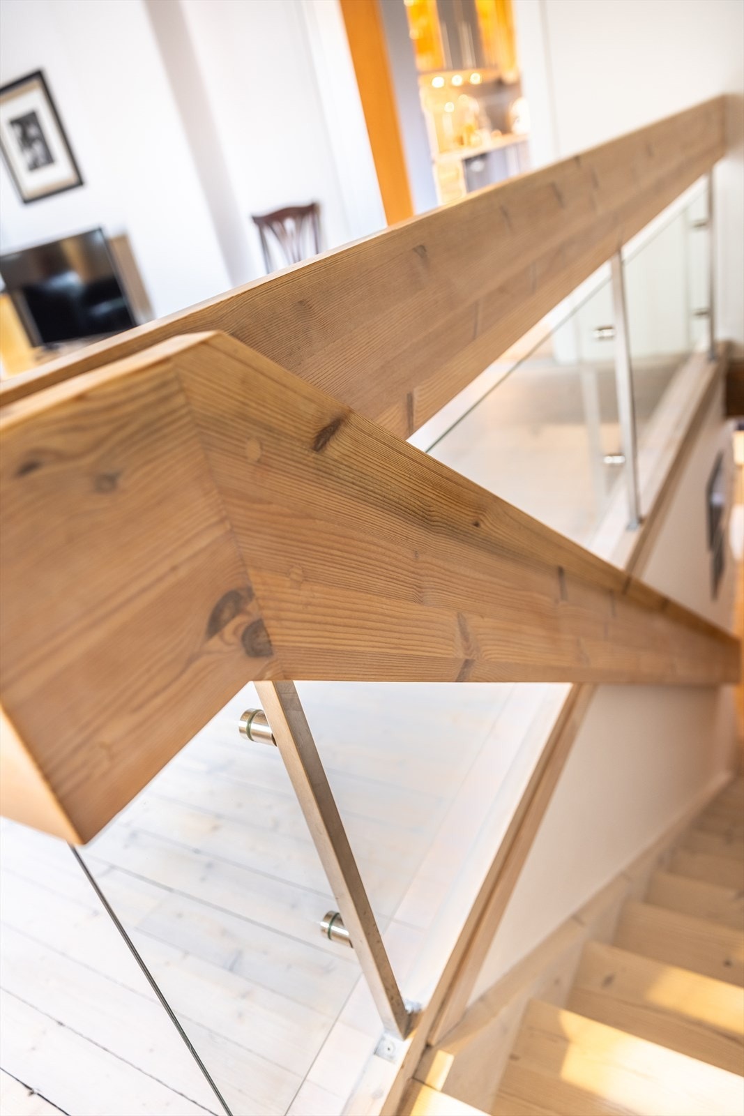 Detaljer | Trapp ned til underetasjen. Galleribilde