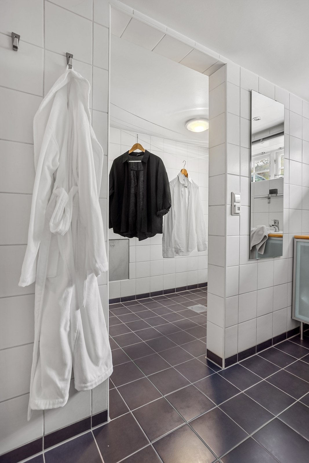 Det er i tillegg eget vaskerom med opplegg for vaskemaskin og tørketrommel + plass til tørkestativ. Galleribilde