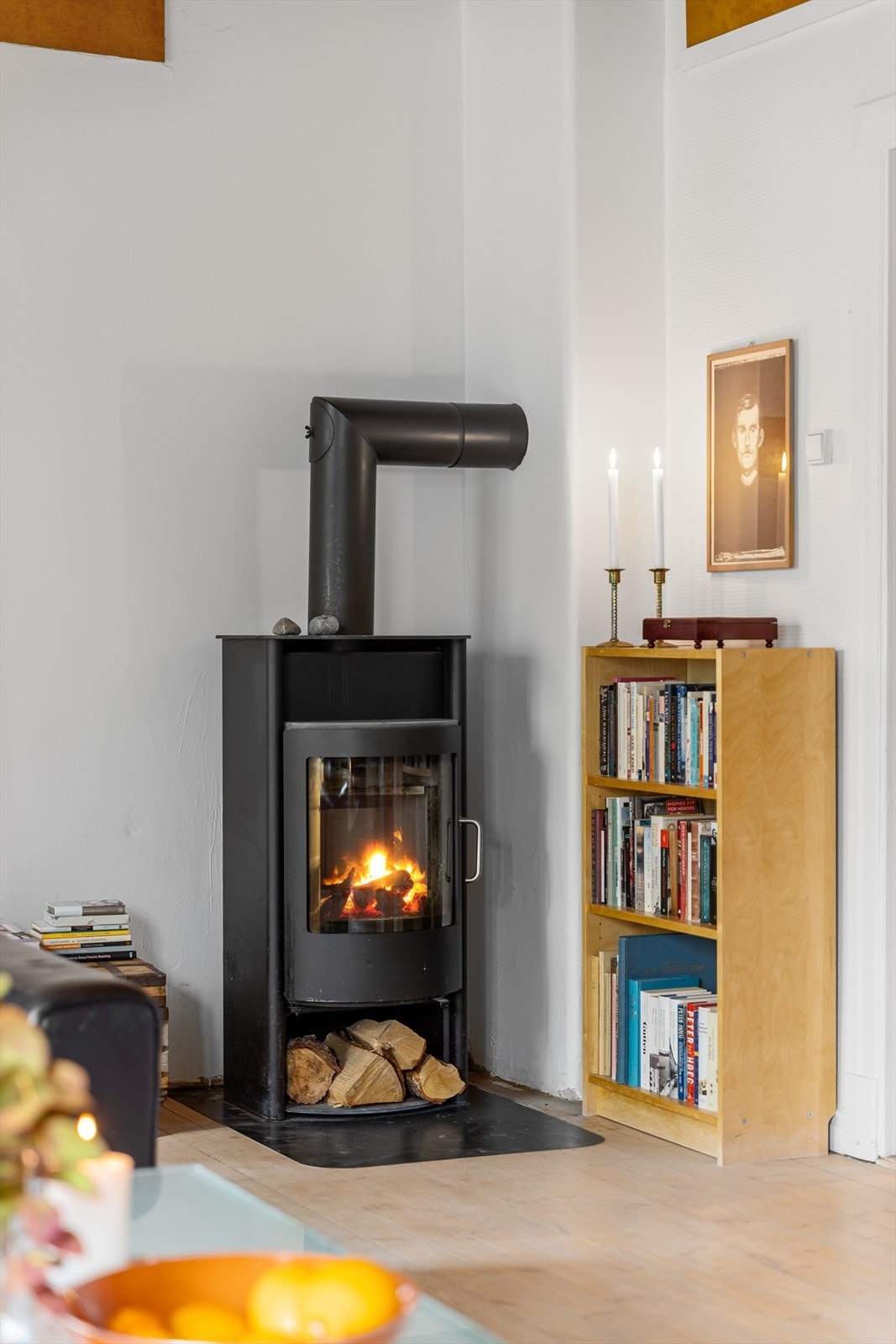 Detaljer | Flott peisovn. Galleribilde