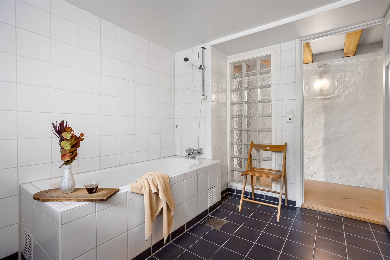 Badet i underetasjen er fra 2002. Galleribilde