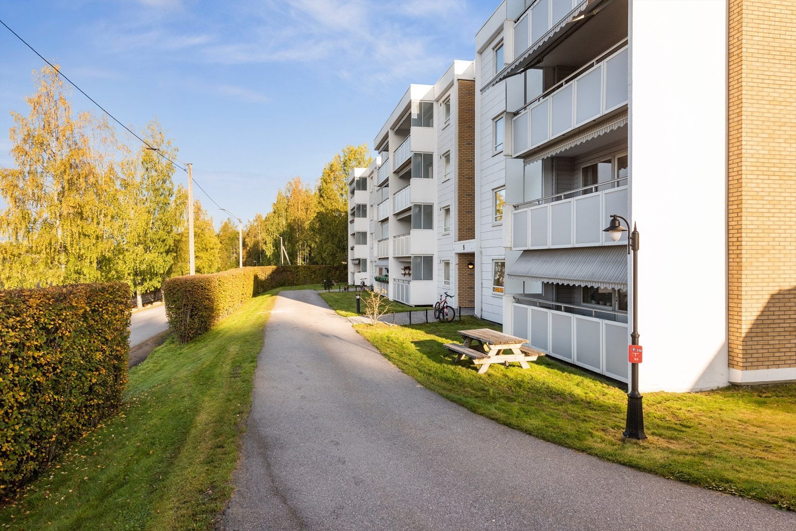 Pen 2-roms i 1.etasje med trinnfri adkomst. Galleribilde