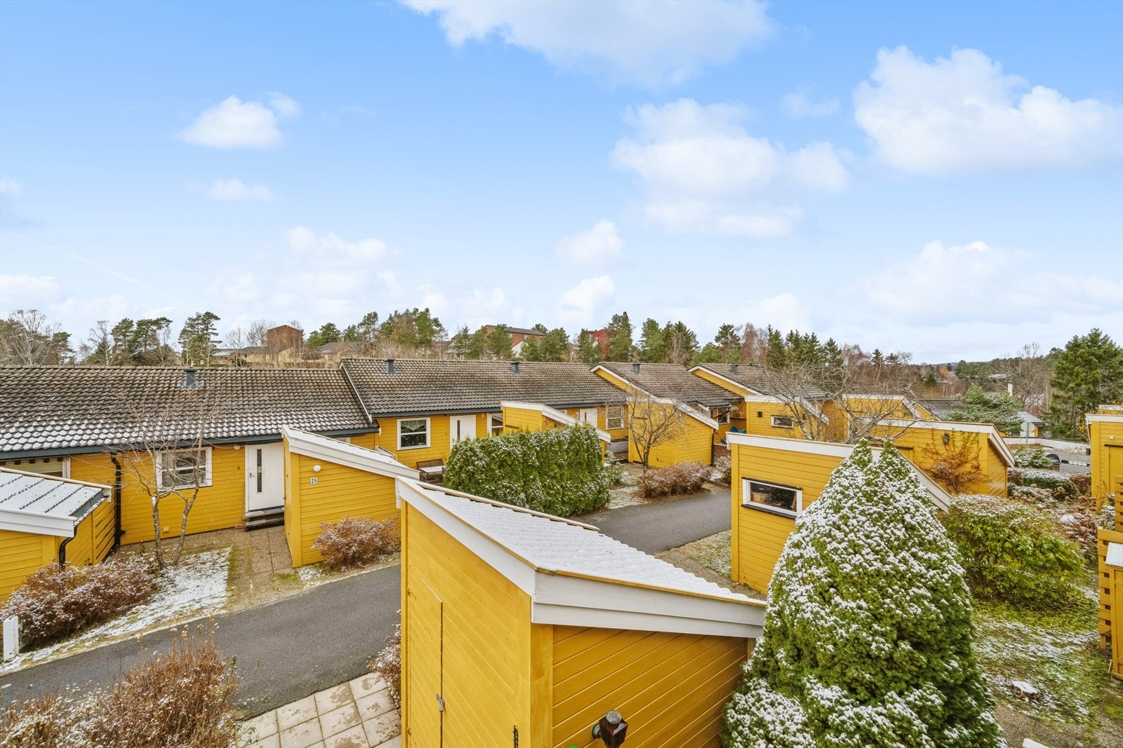 Utsyn fra verandaen med utgang fra stuen Galleribilde