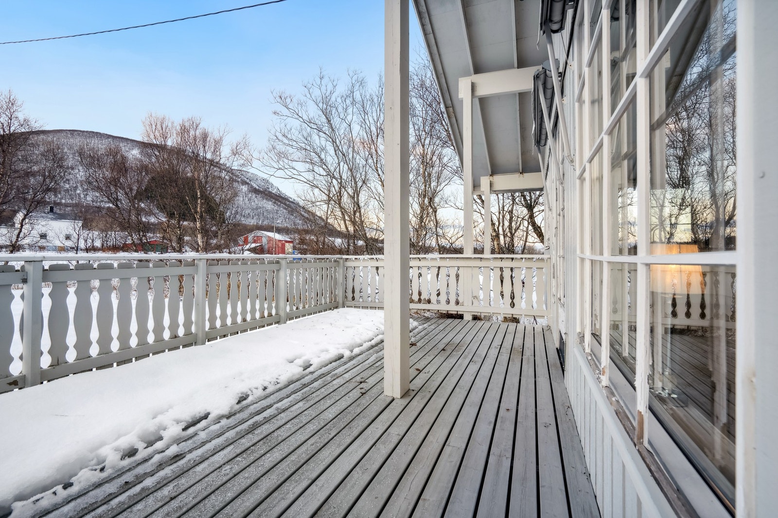 God plass til utemøbler. Galleribilde