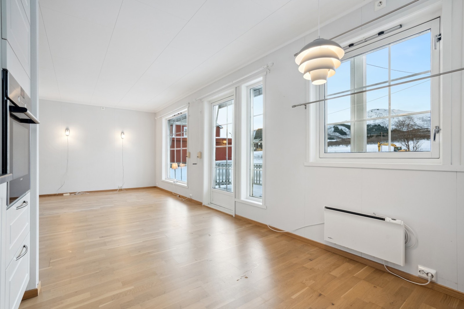 Gode lysforhold inn til kjøkkenet. Galleribilde