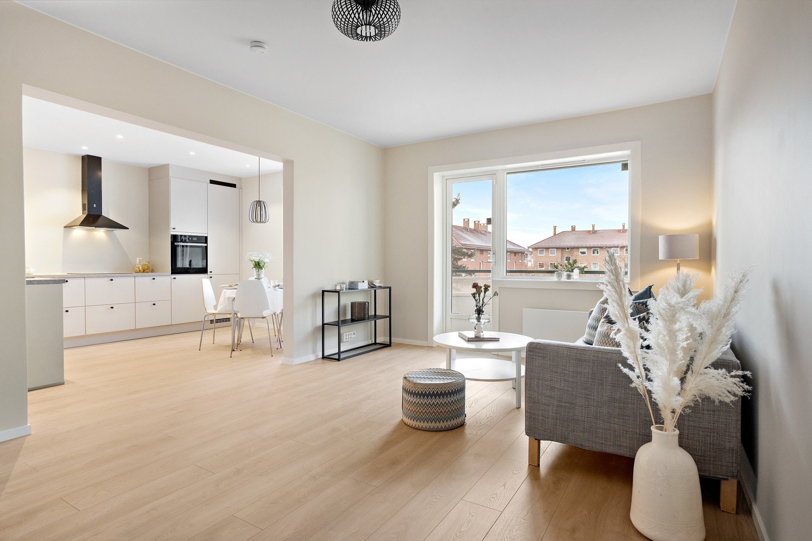 - Velkommen til Etterstadsletta 51 B, en rålekker 3-roms med peis & vestvendt balkong - Galleribilde