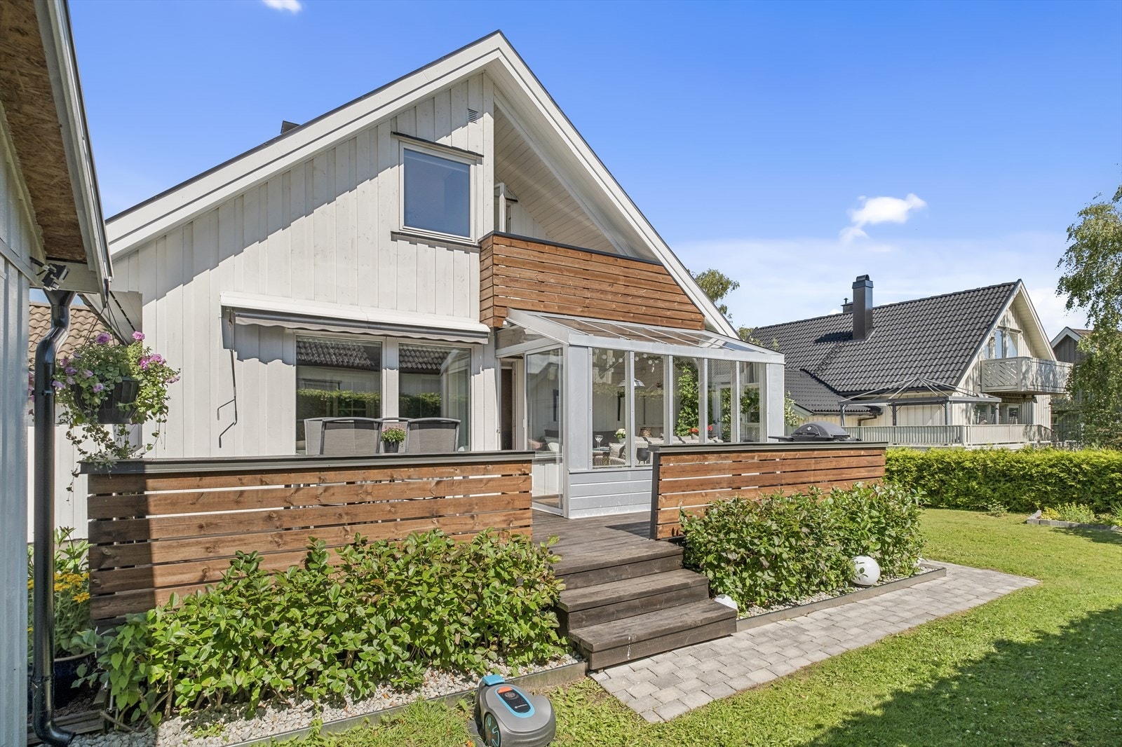 Plass til flere hagegrupper rundt boligen Galleribilde