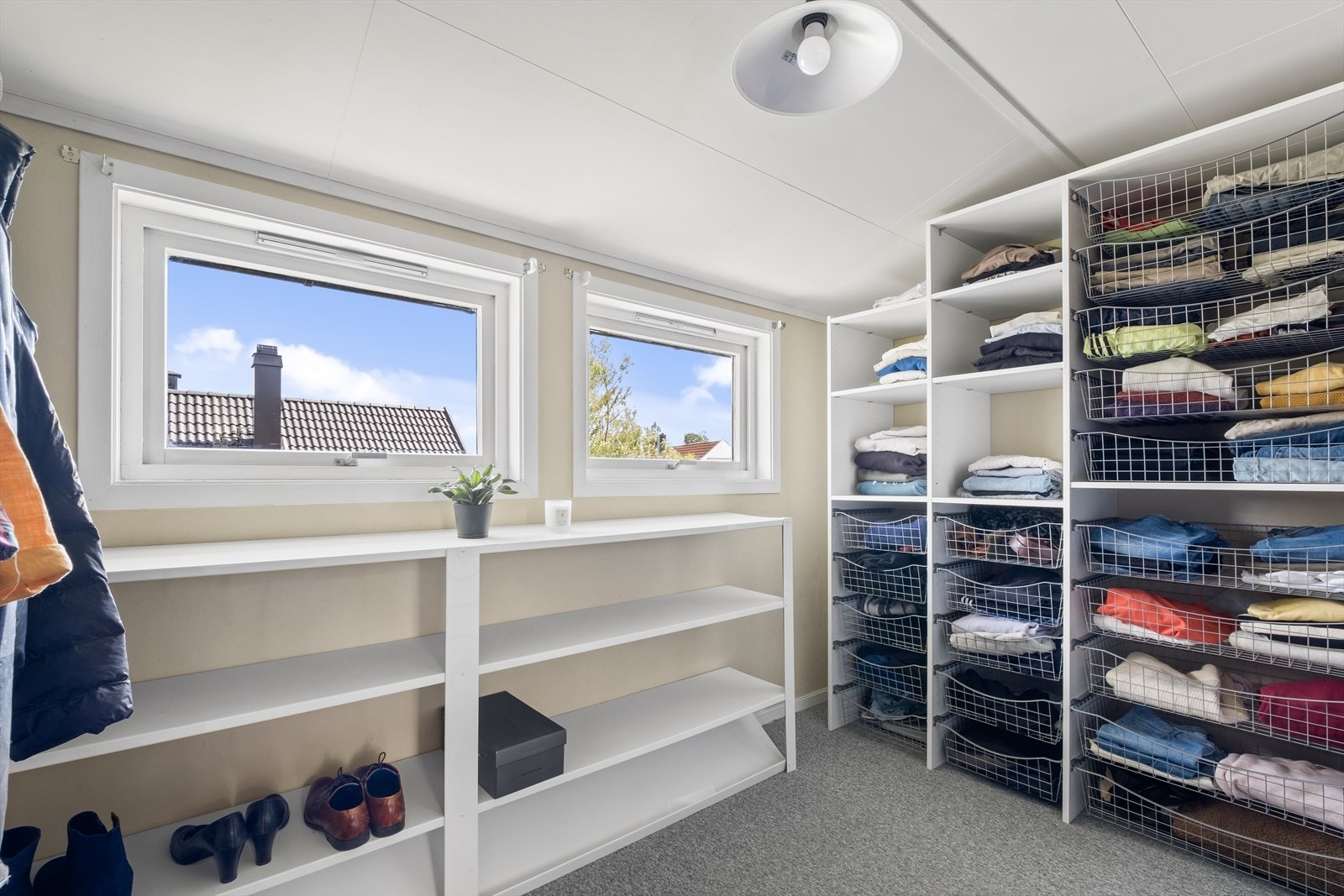 Walk inn closet. Dette rommet kan søkes om så har du fire soverom. Galleribilde