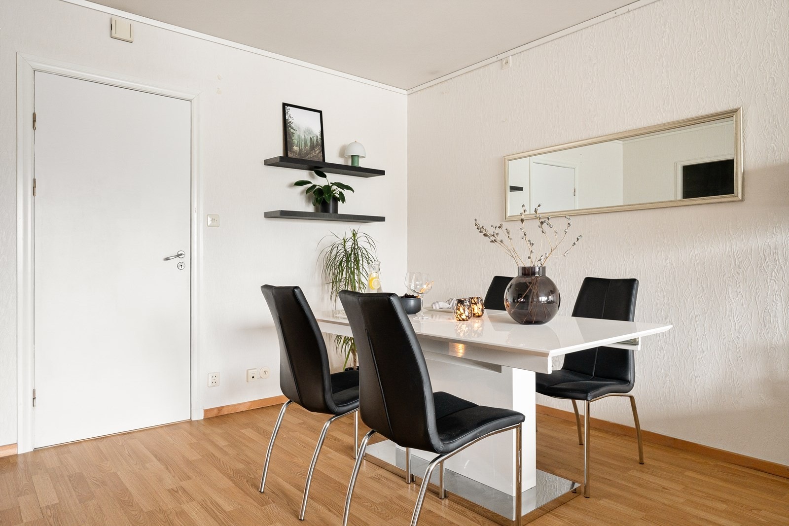 God plass til større spisebord Galleribilde