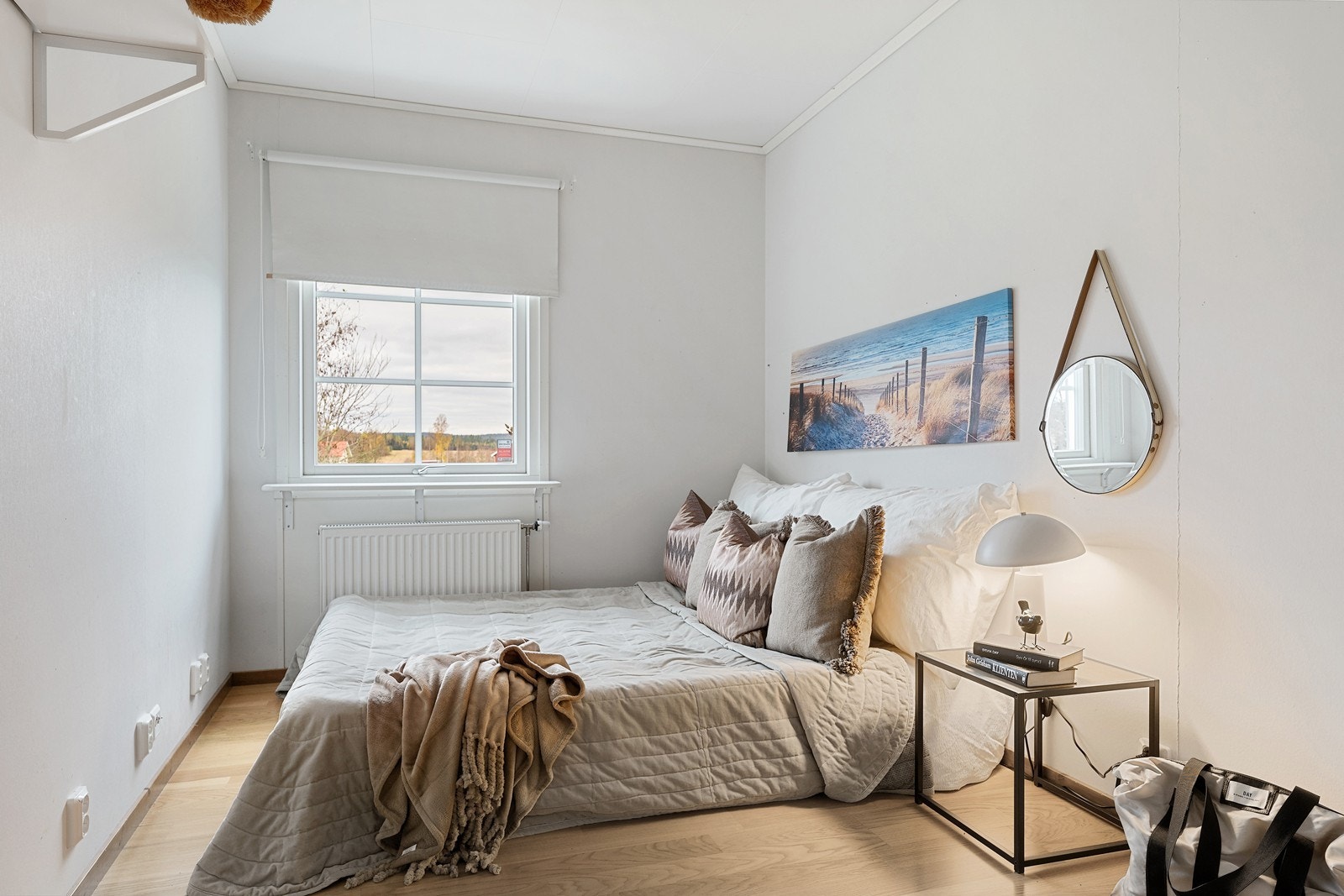 To av rommene ligger i tilknytning til tv-stuen. Galleribilde