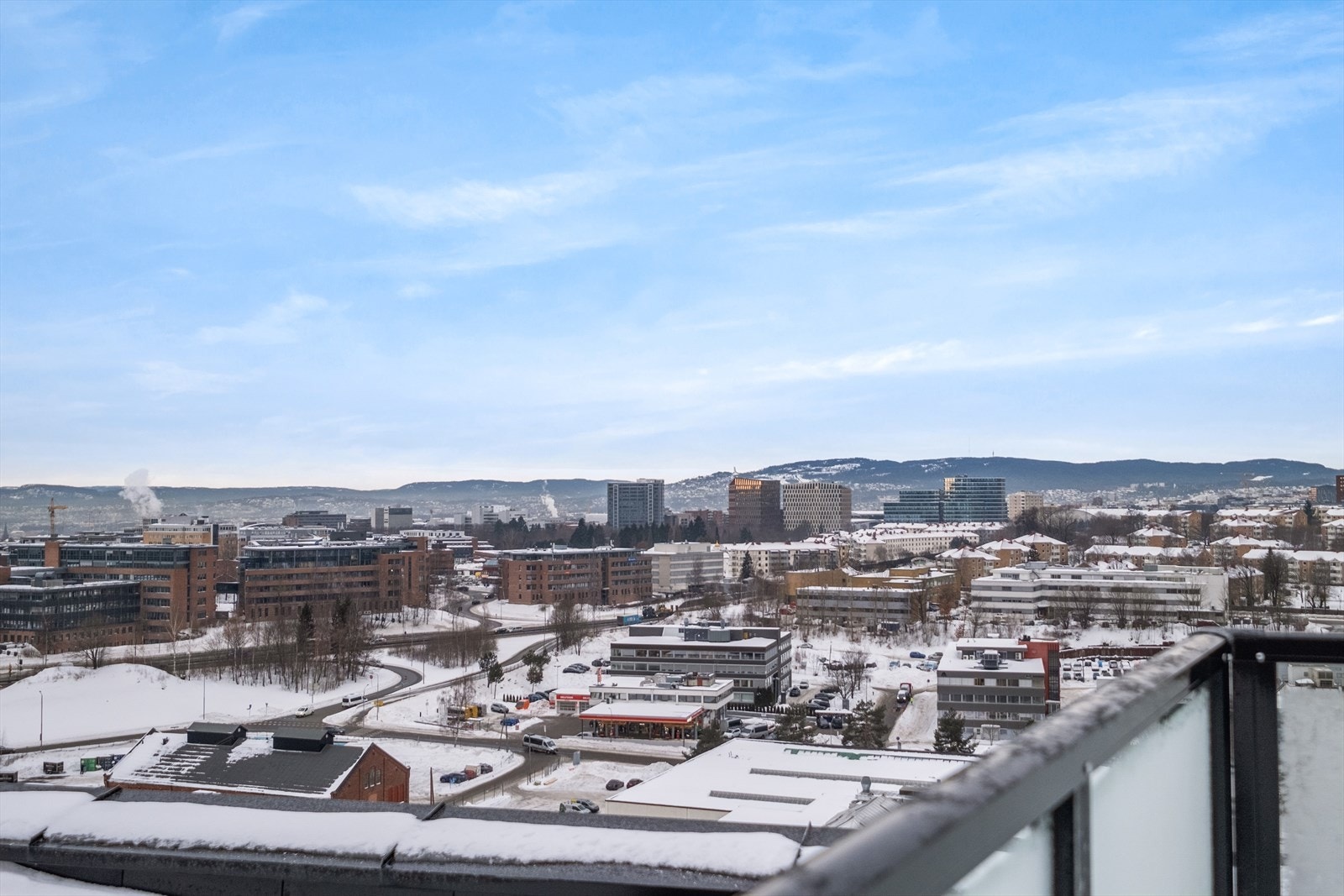 Usikt utover byen. Galleribilde