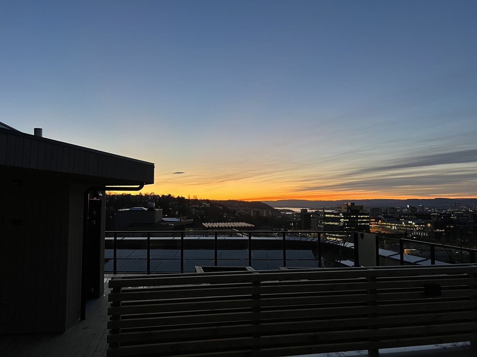 Kveldsbilde fra takterrassen. Galleribilde