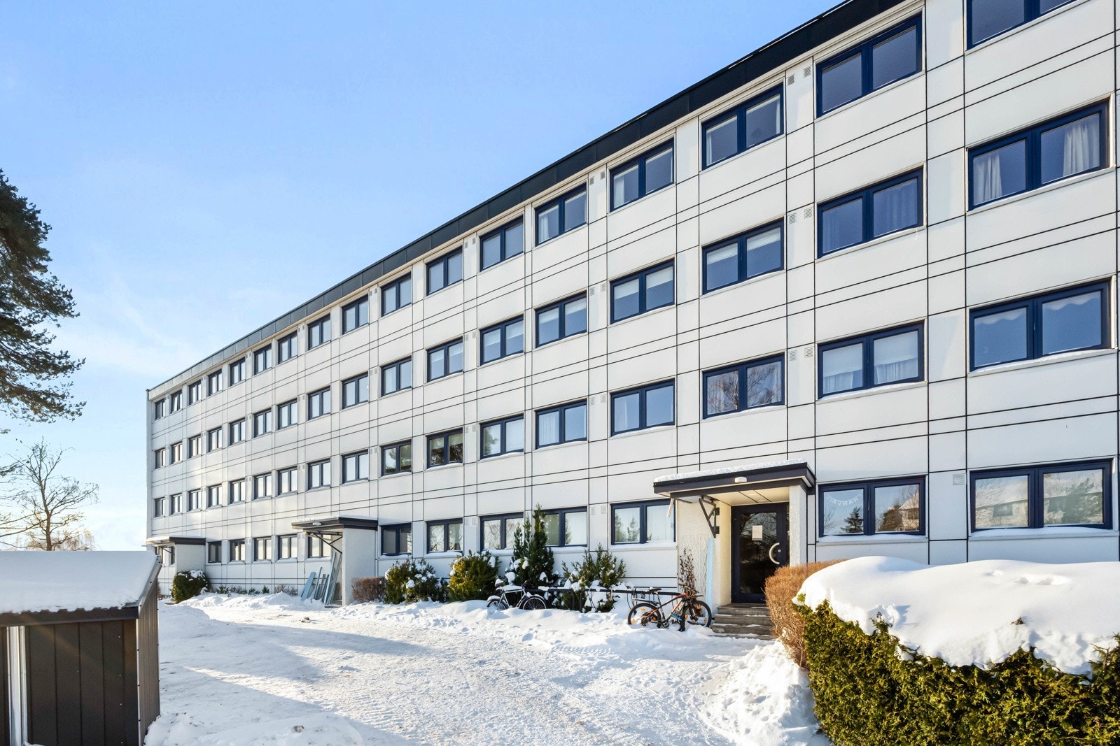 Leiligheten ligger i gårdens toppetasje Galleribilde