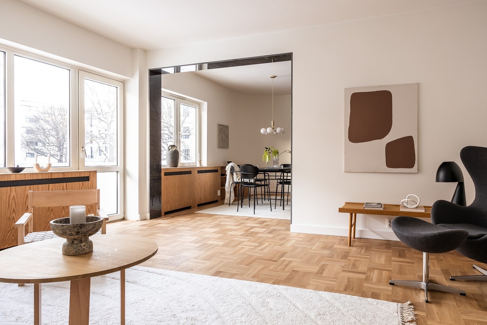 På oppdrag fra Tranquility AS er dette nå et unikt hjem, preget av subtile arkitektoniske detaljer i et spennende funkisbygg. Galleribilde