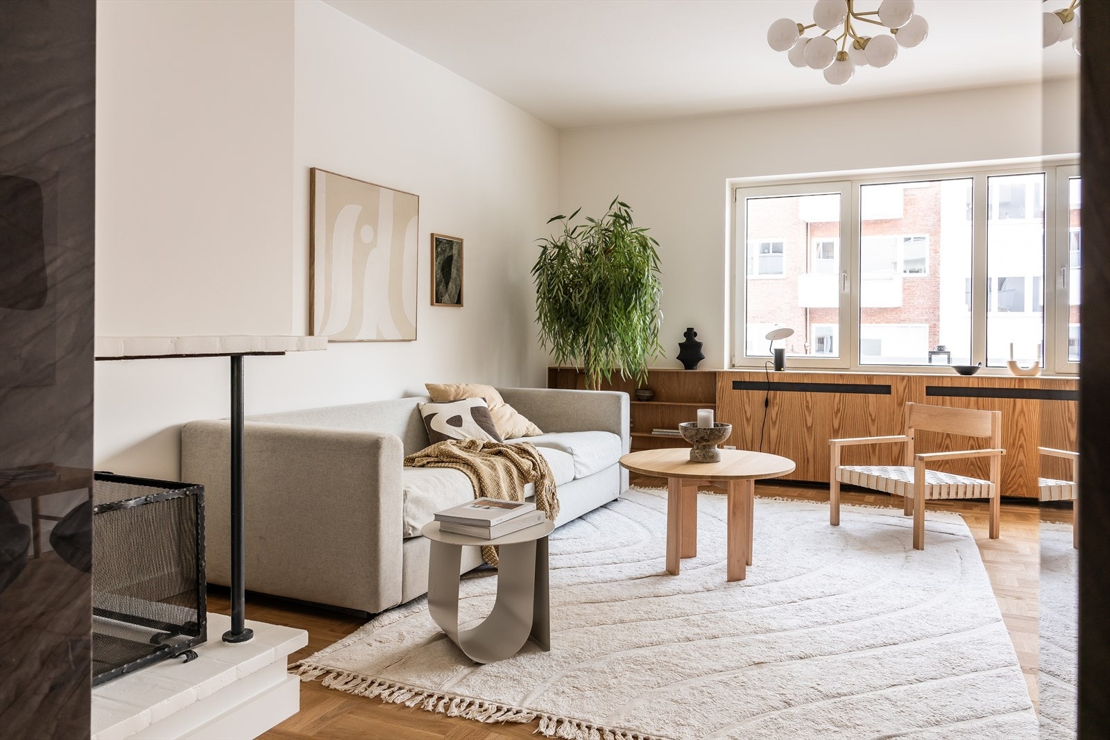 Velkommen hjem til ro, harmoni og detaljer i eik. Galleribilde