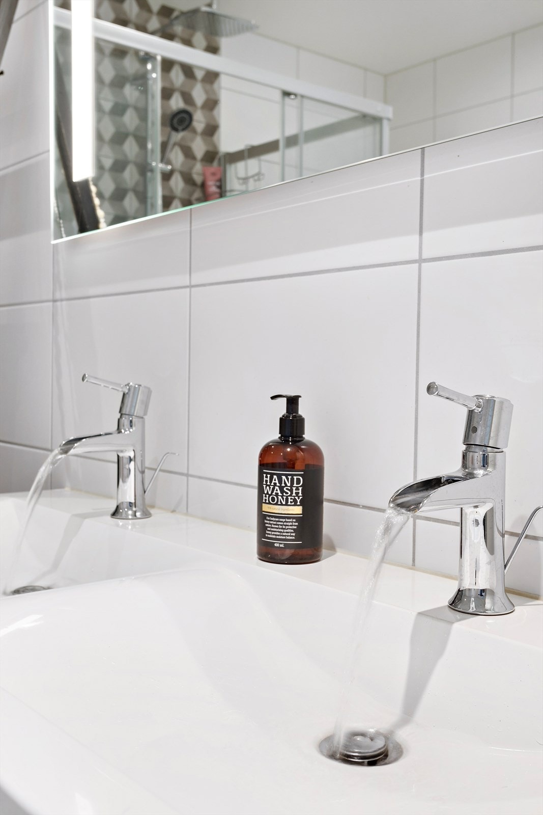 Dobbelt servant. Galleribilde